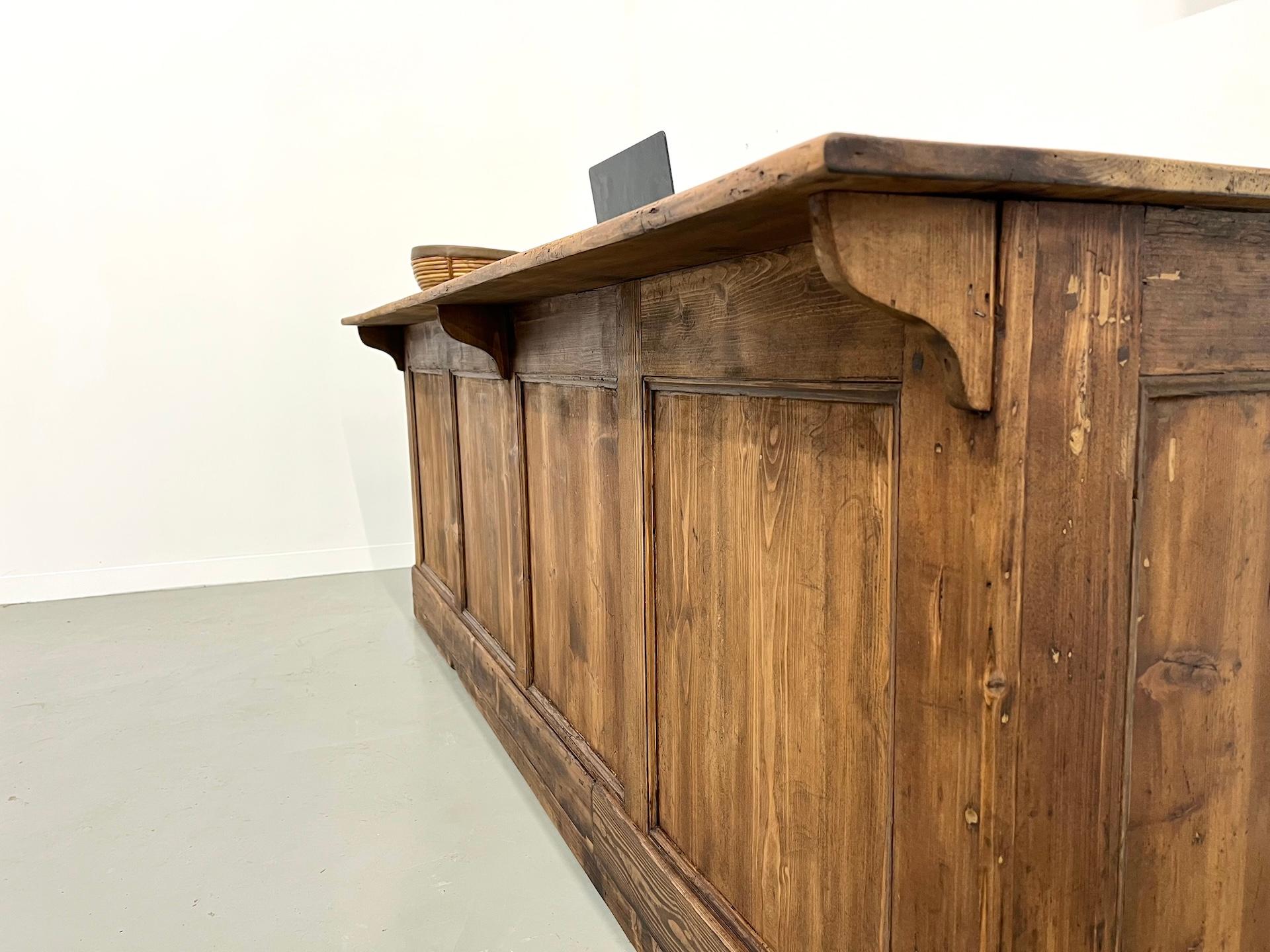 Large french old solid pine trading counter, 50's For Sale 6