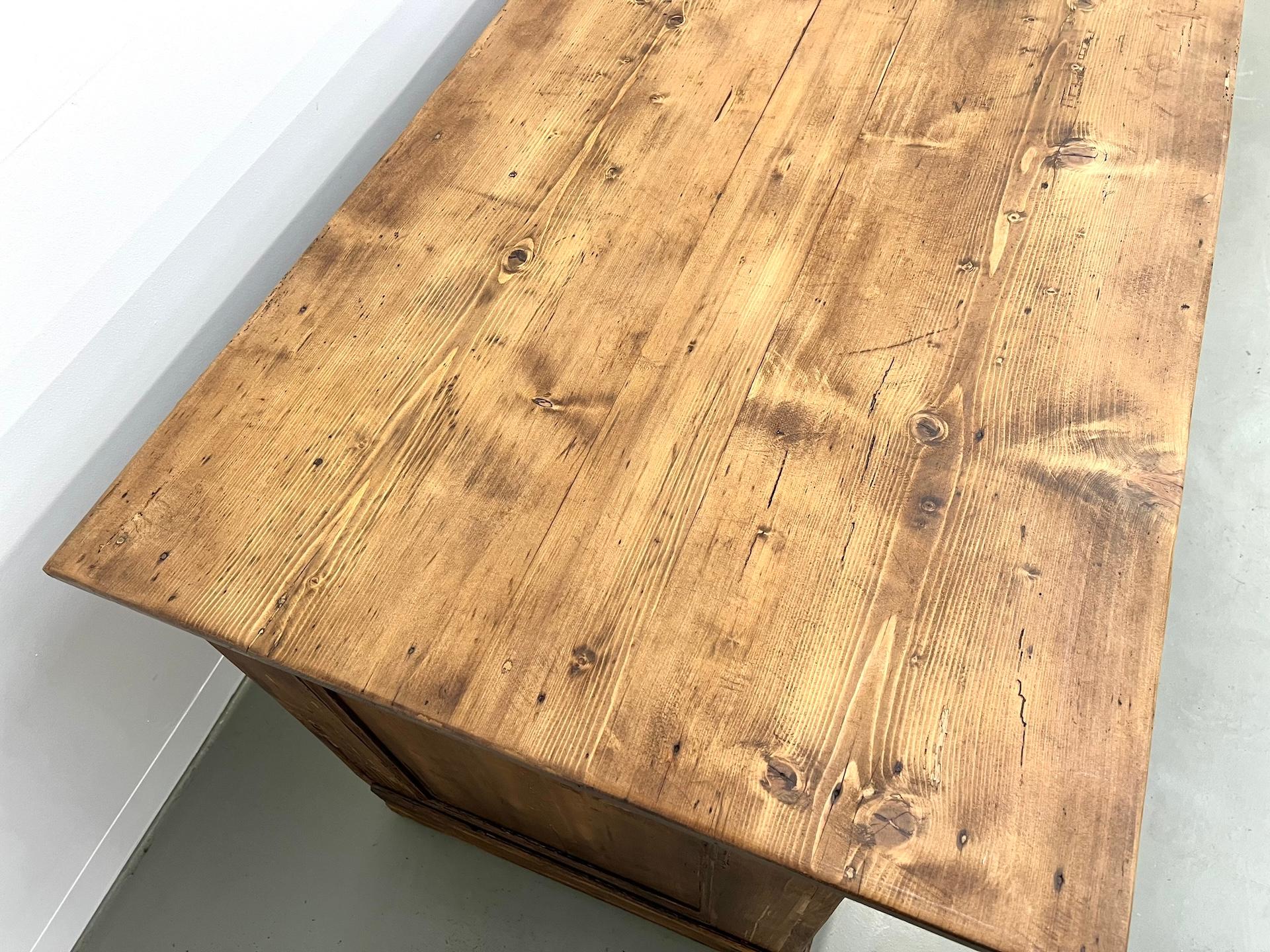 Large french old solid pine trading counter, 50's For Sale 11