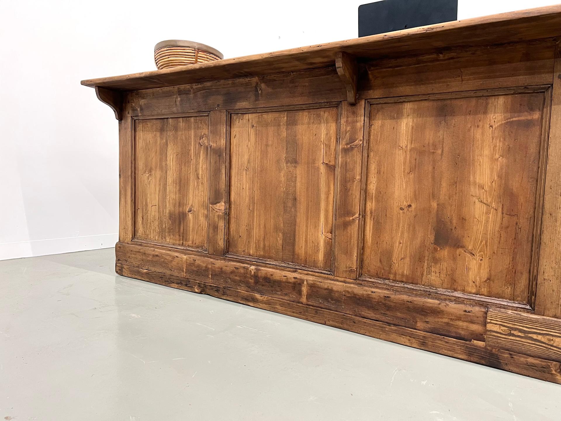 Pine Large french old solid pine trading counter, 50's For Sale