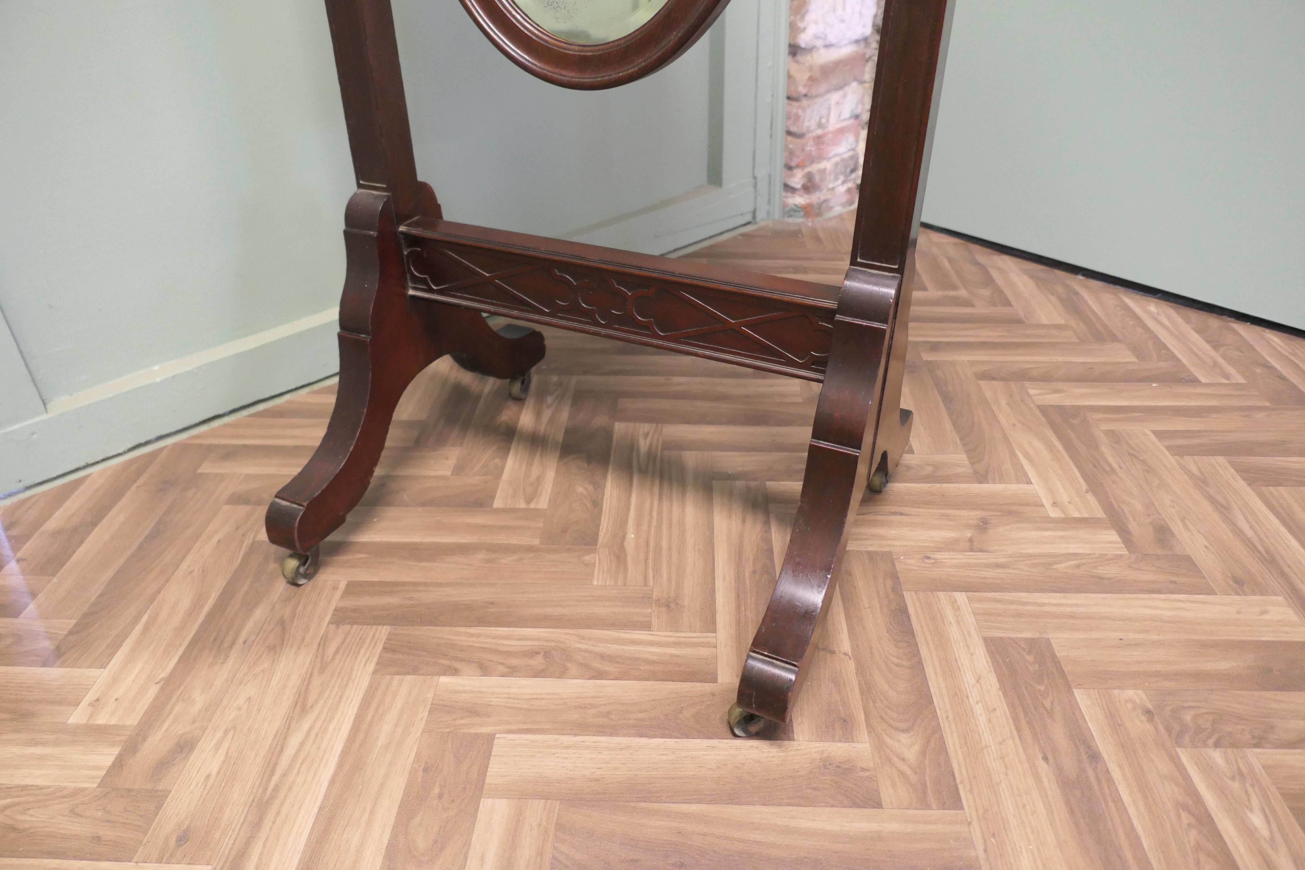 Large French Oval Cheval Dressing Mirror In Good Condition For Sale In Godshill, Isle of Wight