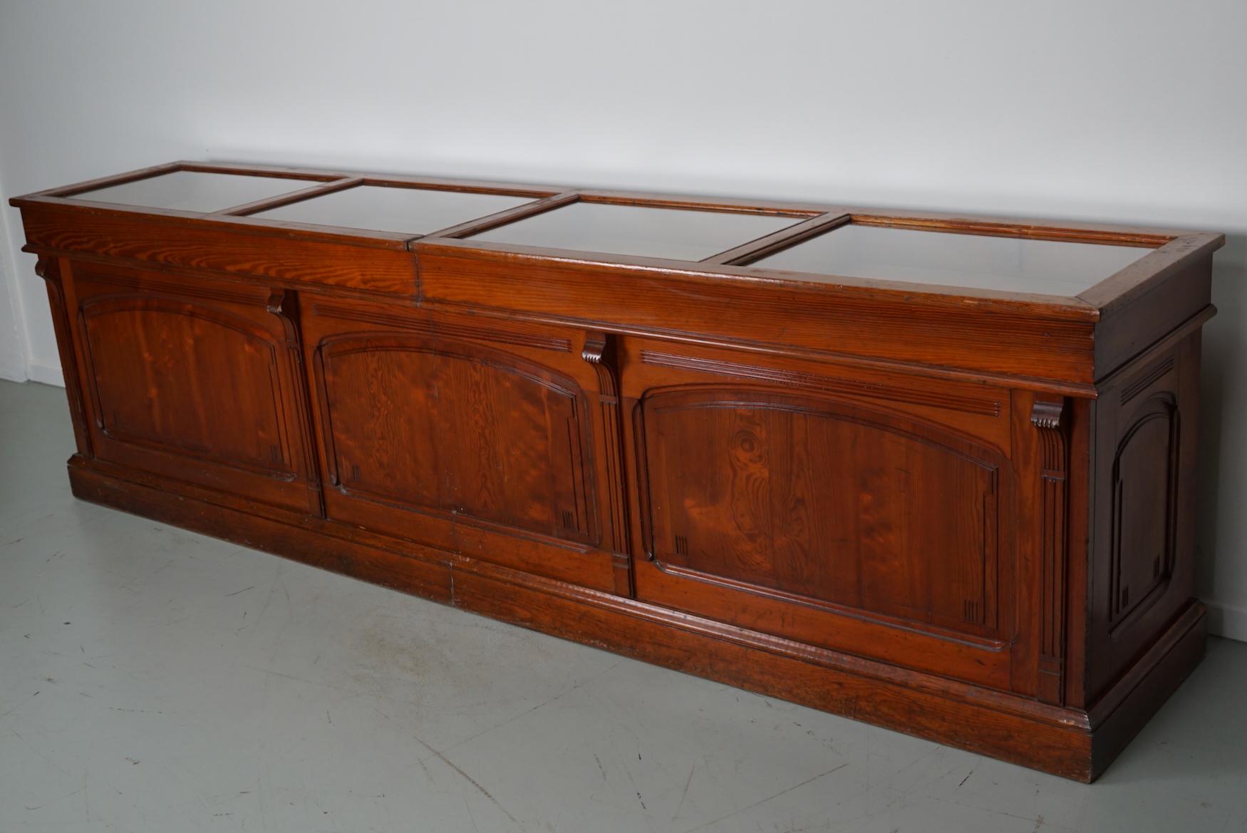 Large French Parisian Pitch Pine Bijouterie Shop Counter / Cabinet,  1930s For Sale 10