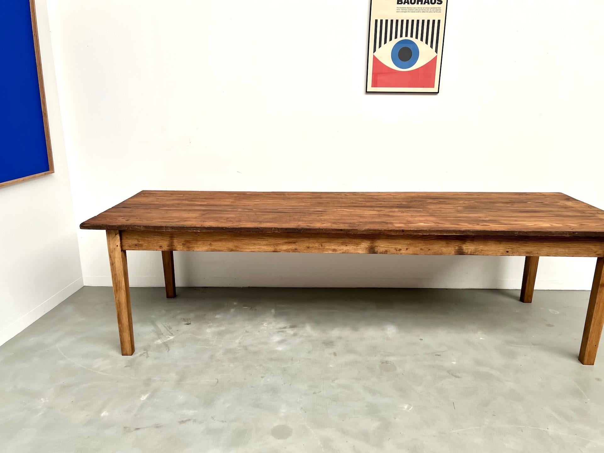 French Large french pine farmhouse table – 1970s For Sale