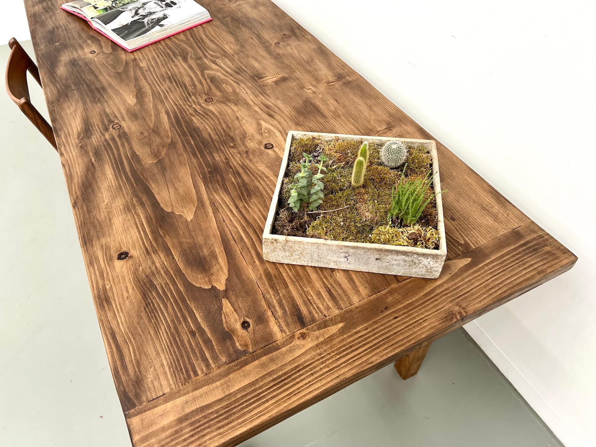 Grande table en pin français, pièce unique fabriquée dans les années 1970. en vente 8