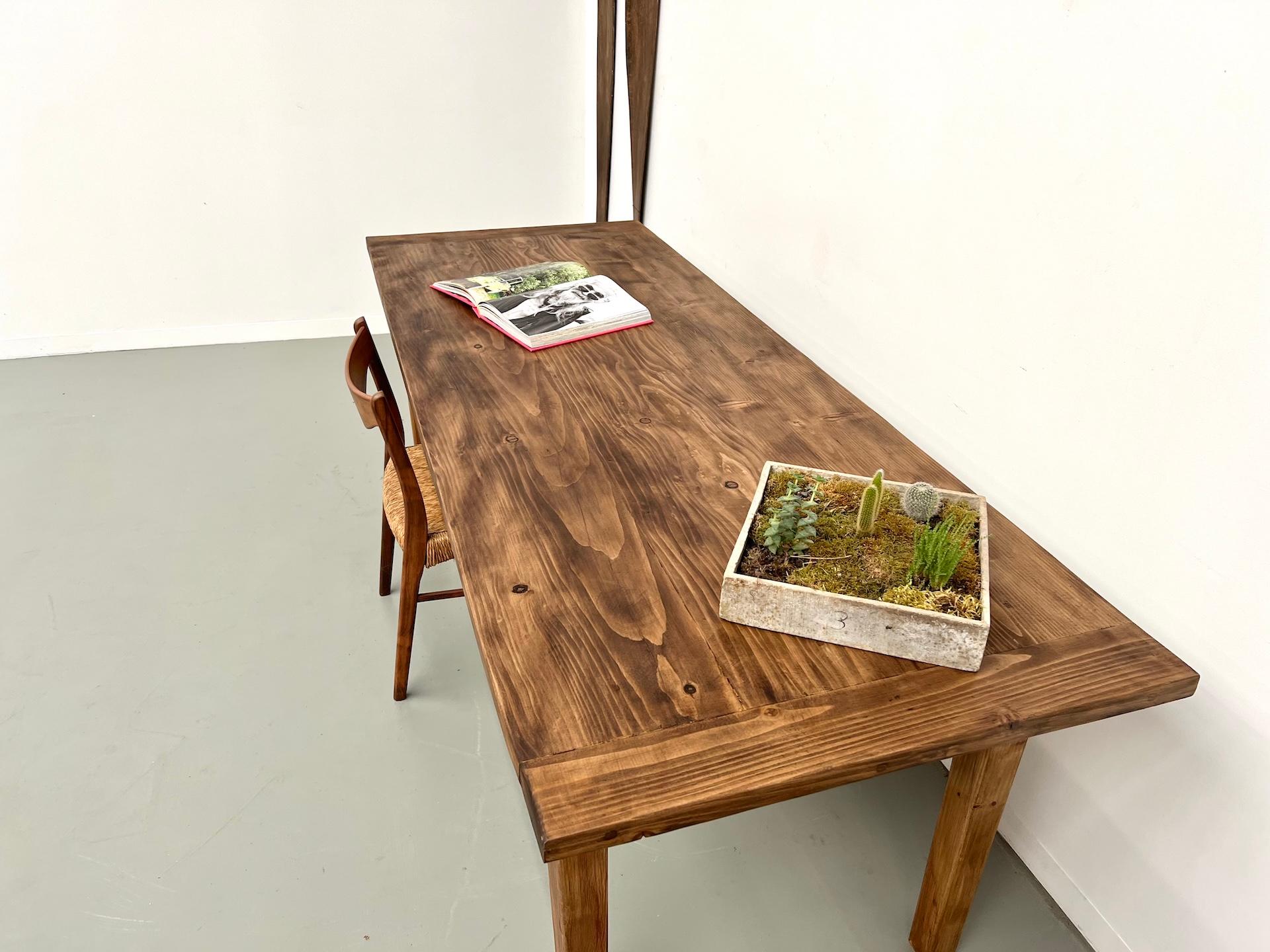 Grande table en pin français, pièce unique fabriquée dans les années 1970. en vente 11
