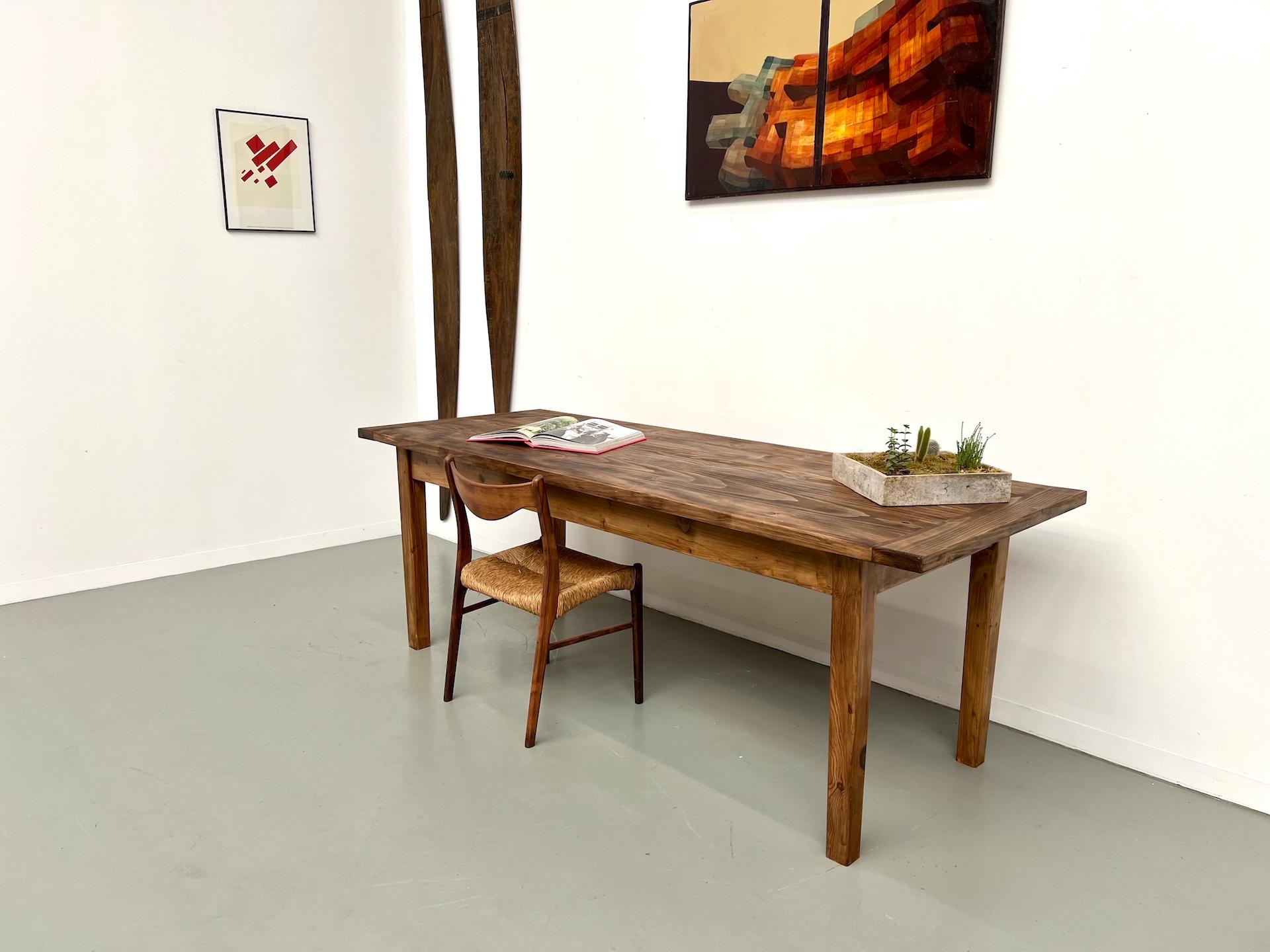 Grande table en pin français, pièce unique fabriquée dans les années 1970. en vente 12