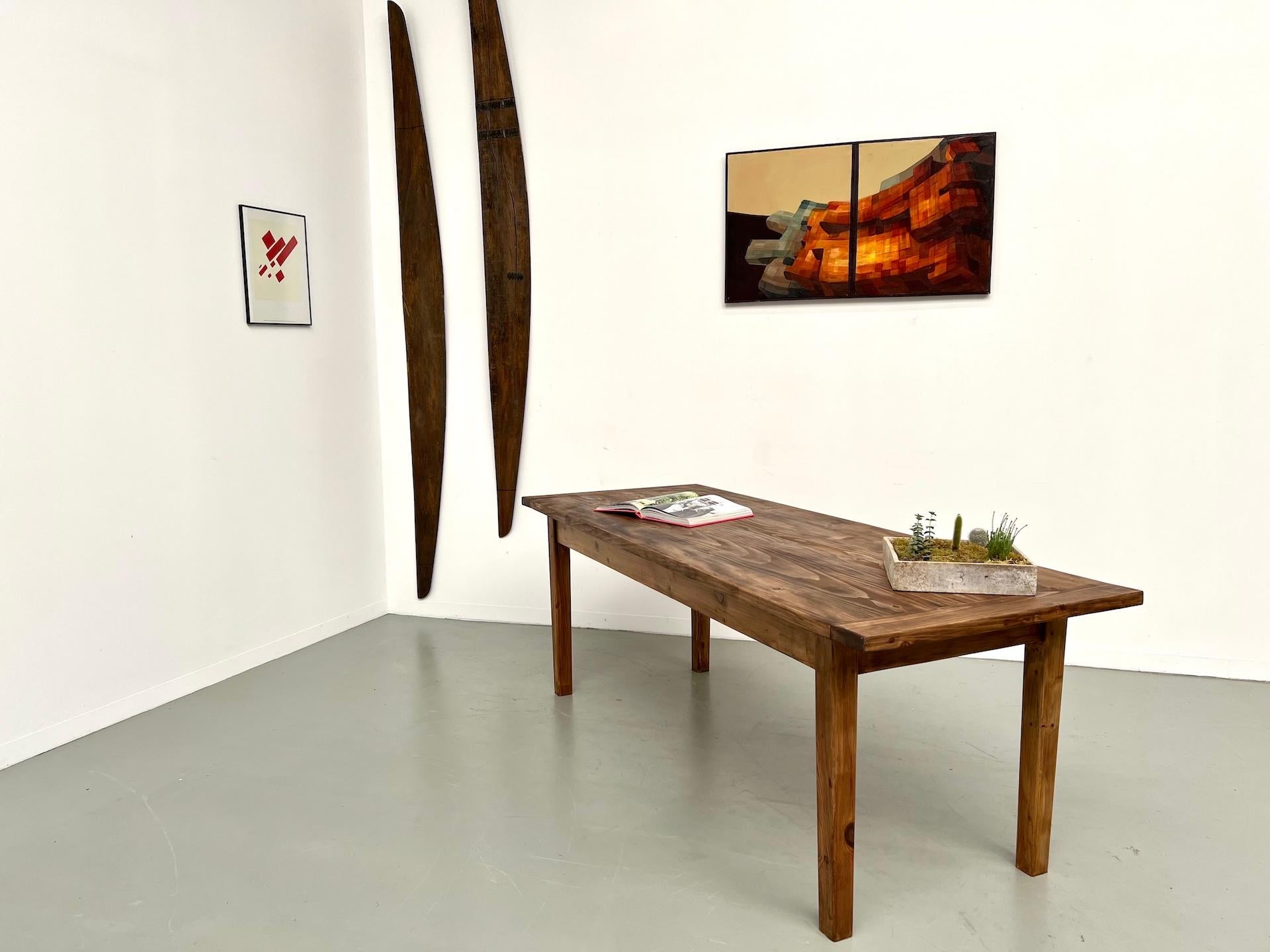 Grande table en pin français, pièce unique fabriquée dans les années 1970. en vente 13