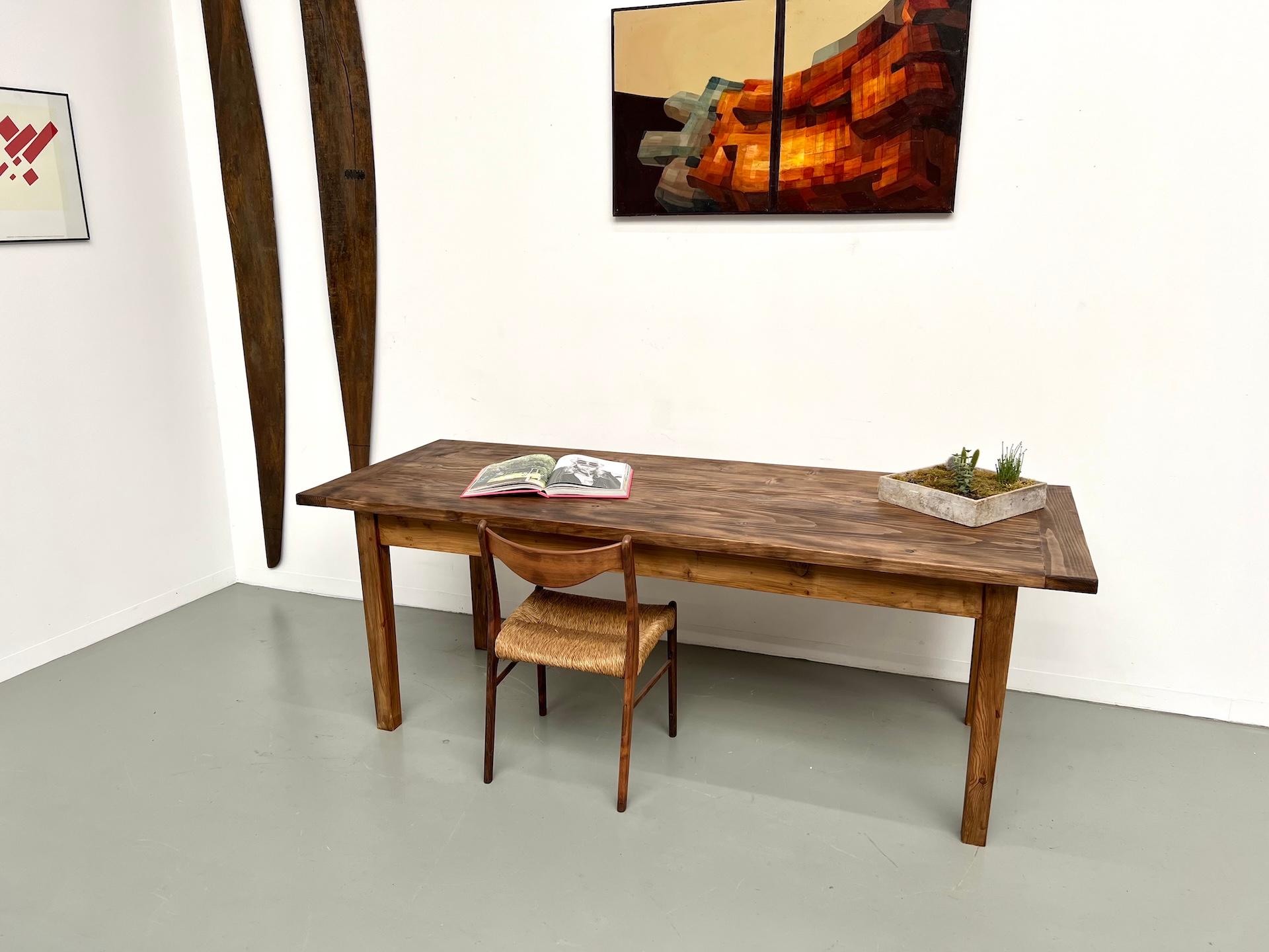 Grande table en pin français, pièce unique fabriquée dans les années 1970. en vente 2