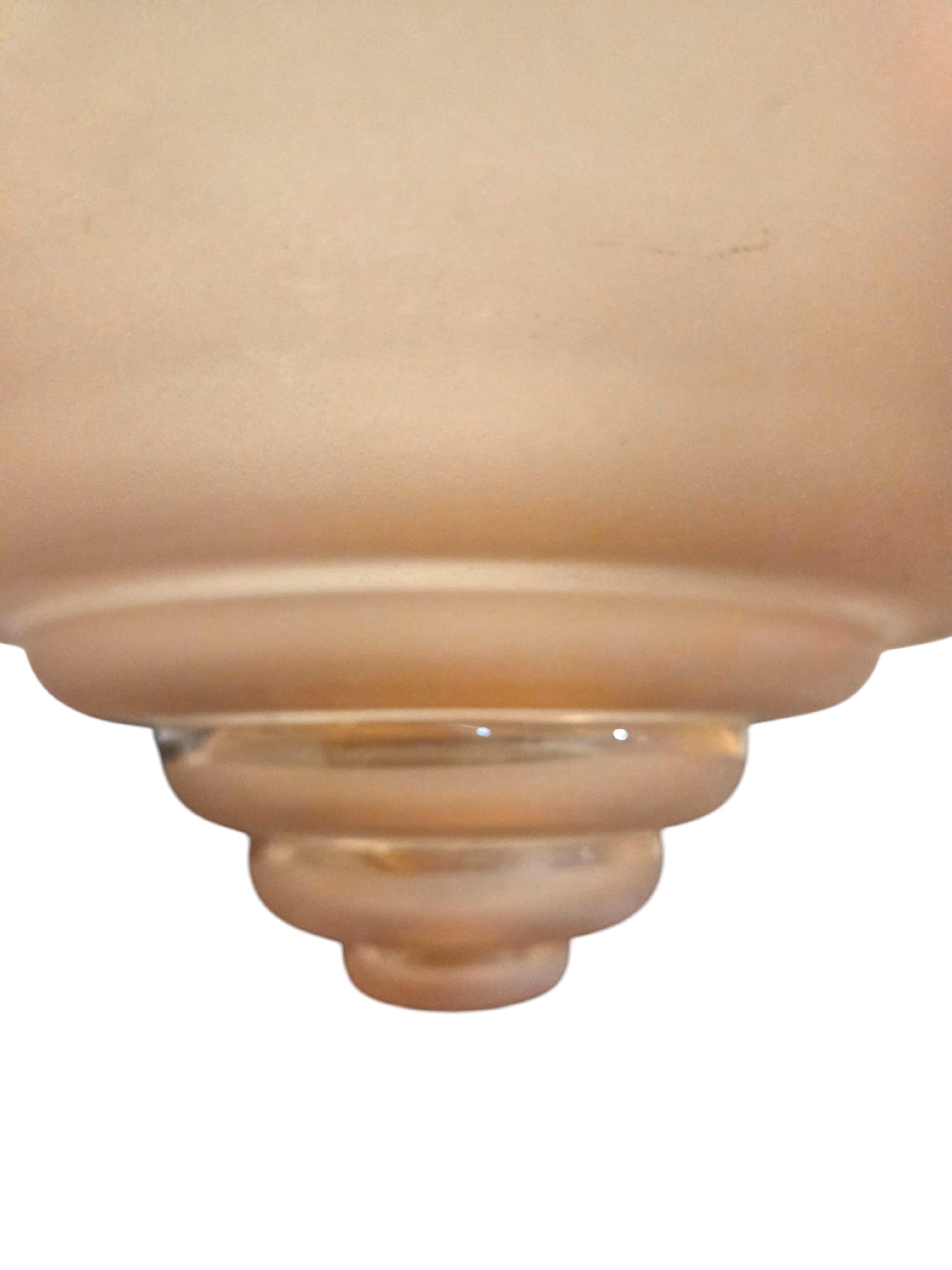 Grand pendentif en verre d'art français rose, saumon, rose avec cordelette en vente 2