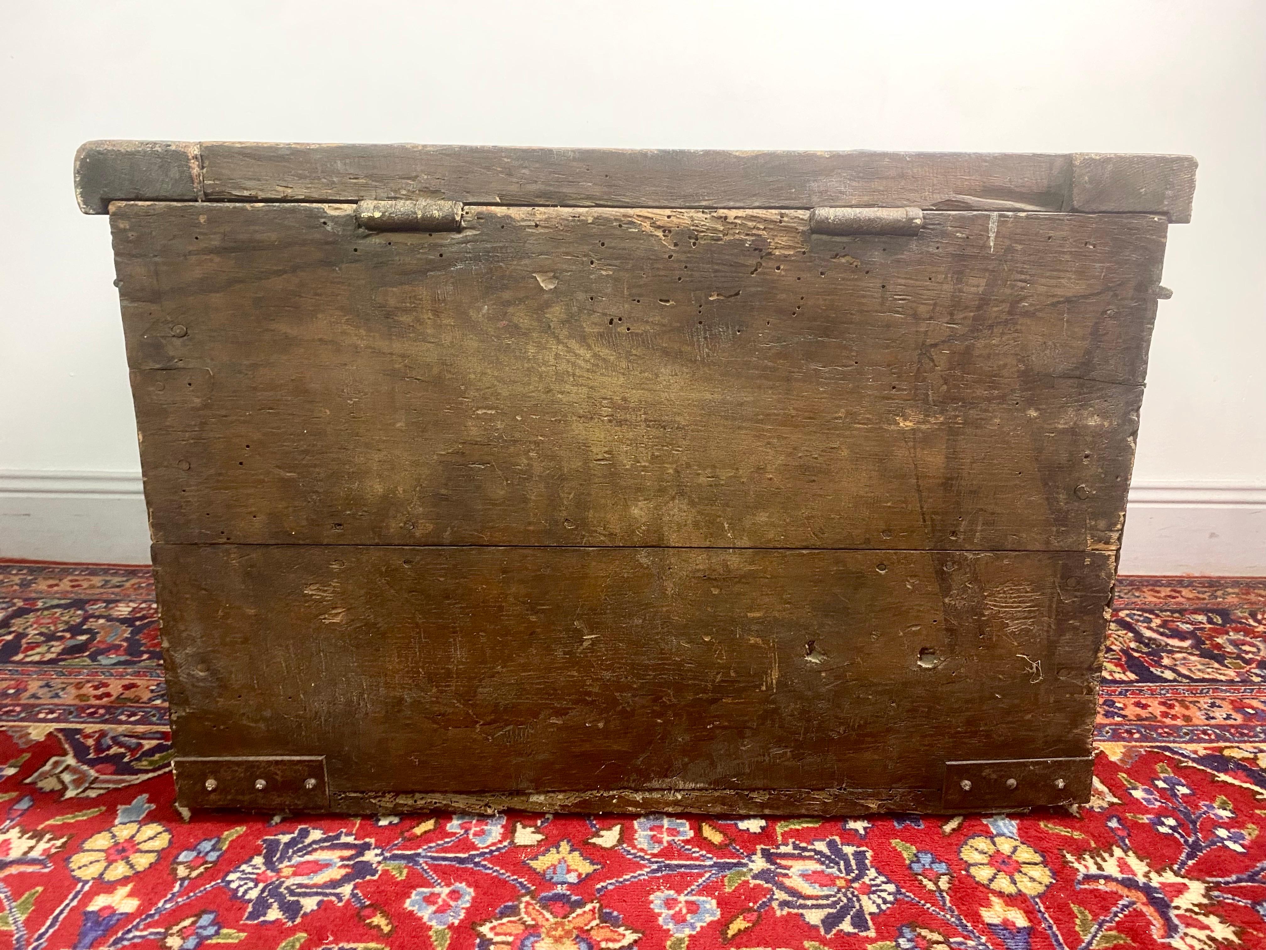 Large French Pirate Corsair's Chest - Safe - Louis XIV Period - France XVIIth  For Sale 12