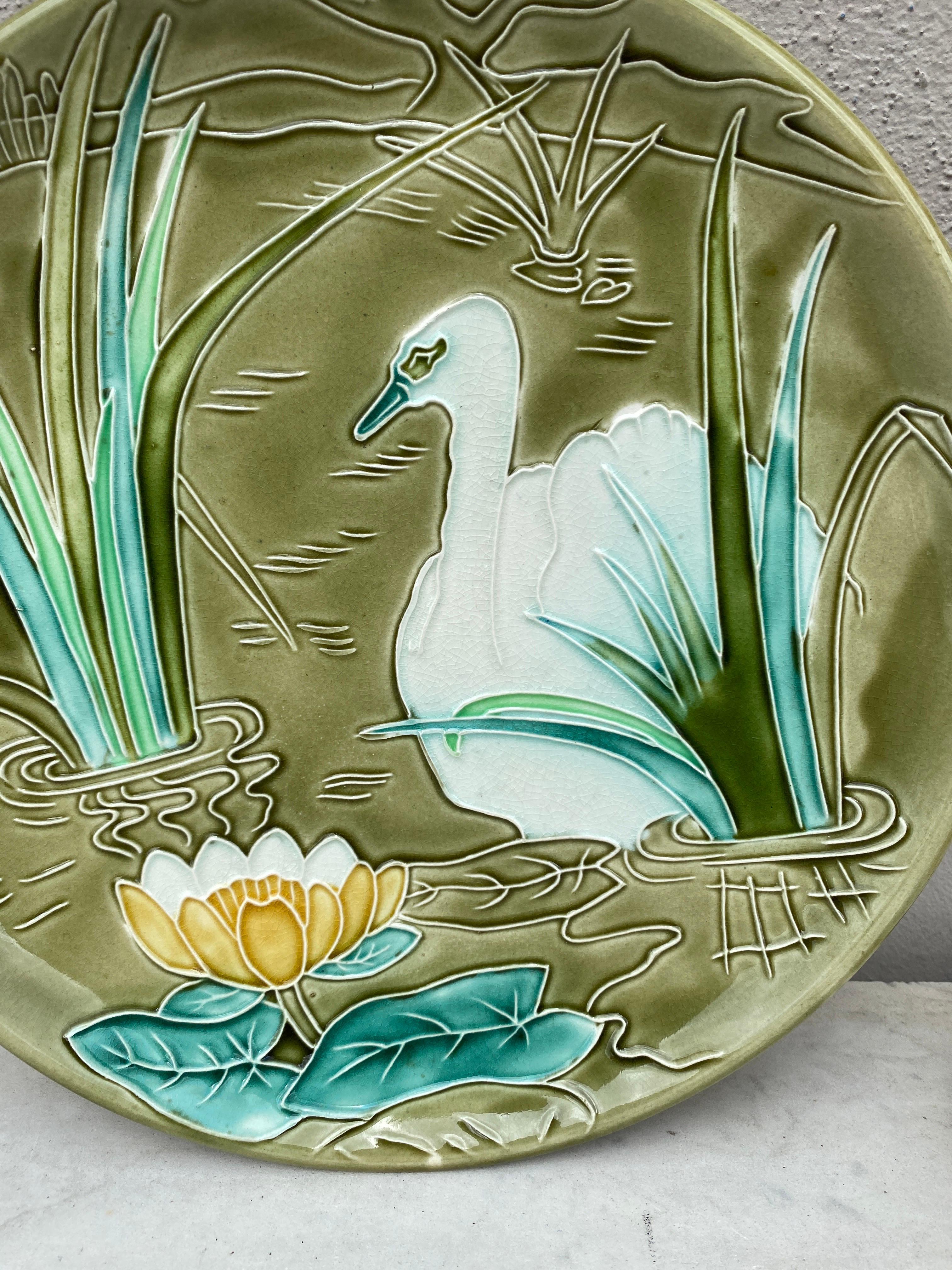 Large French Majolica Platter Swan Orchies Circa 1900 In Good Condition For Sale In Austin, TX