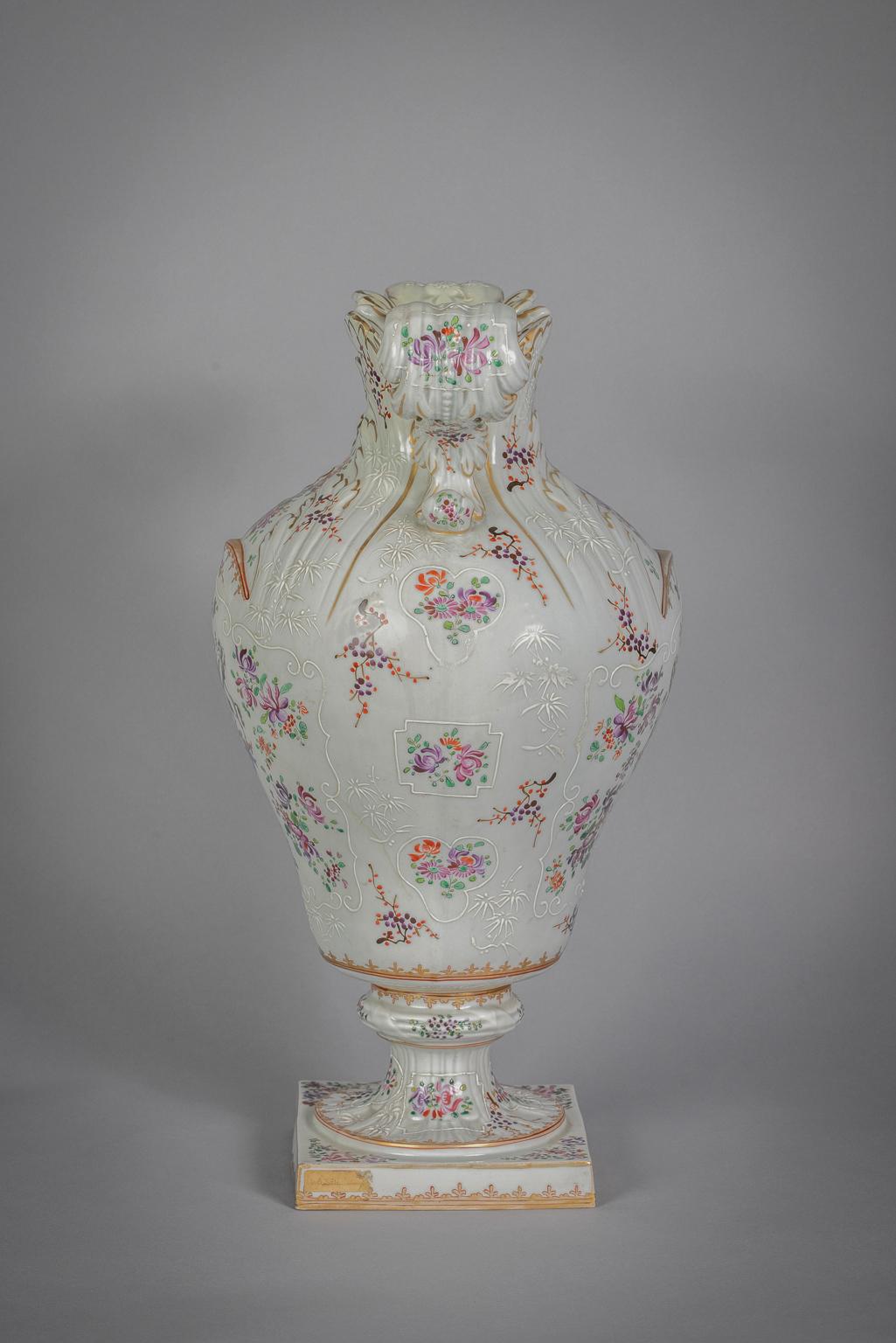 Large French Porcelain Armorial Vase, Samson, circa 1875 In Good Condition For Sale In New York, NY