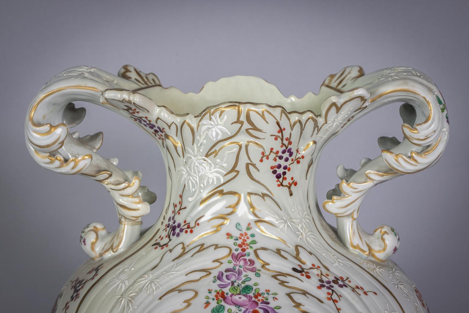 Large French Porcelain Armorial Vase, Samson, circa 1875 For Sale 2