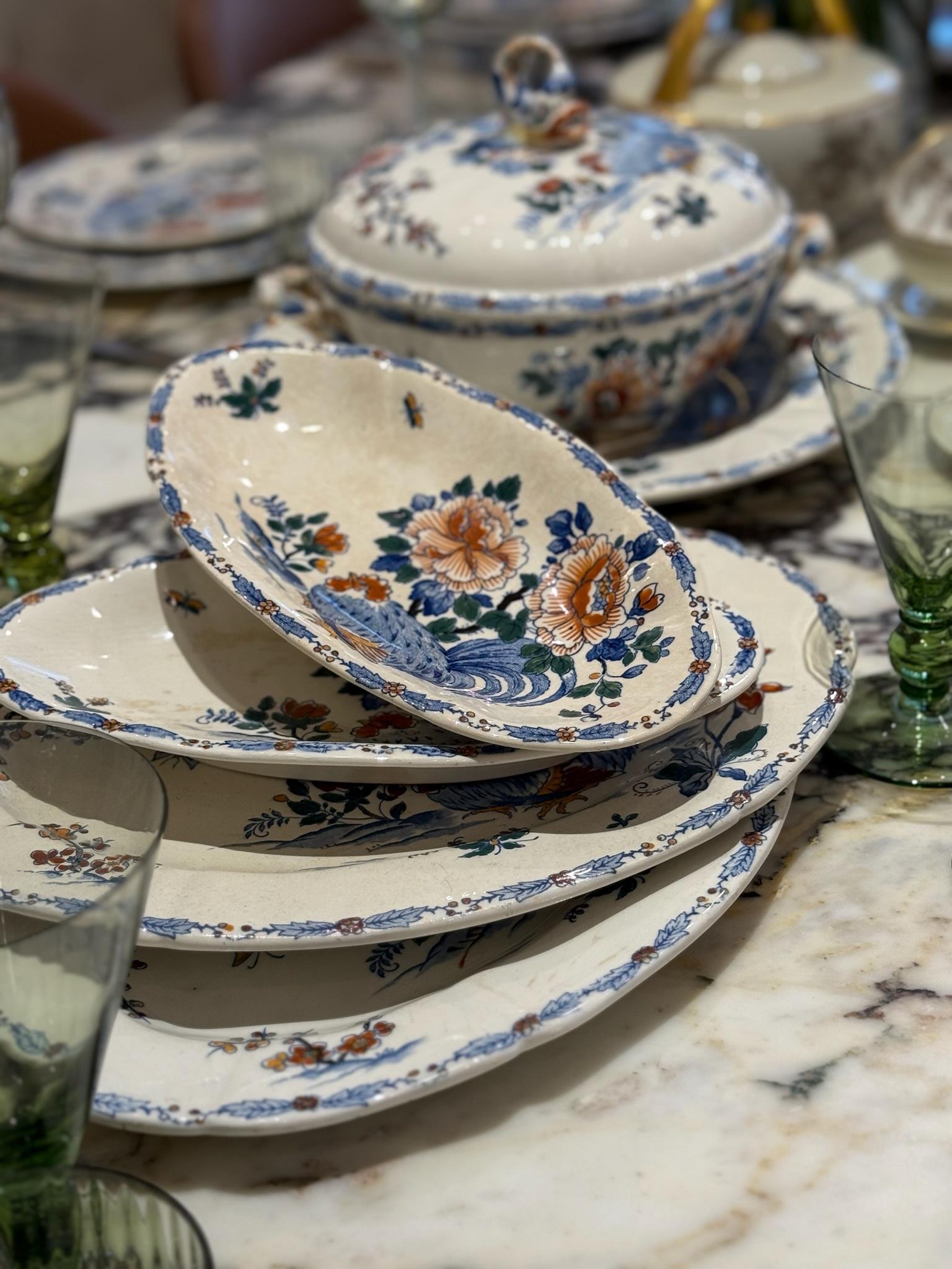 20th Century Large French Porcelain Set - Service au Coq For Sale