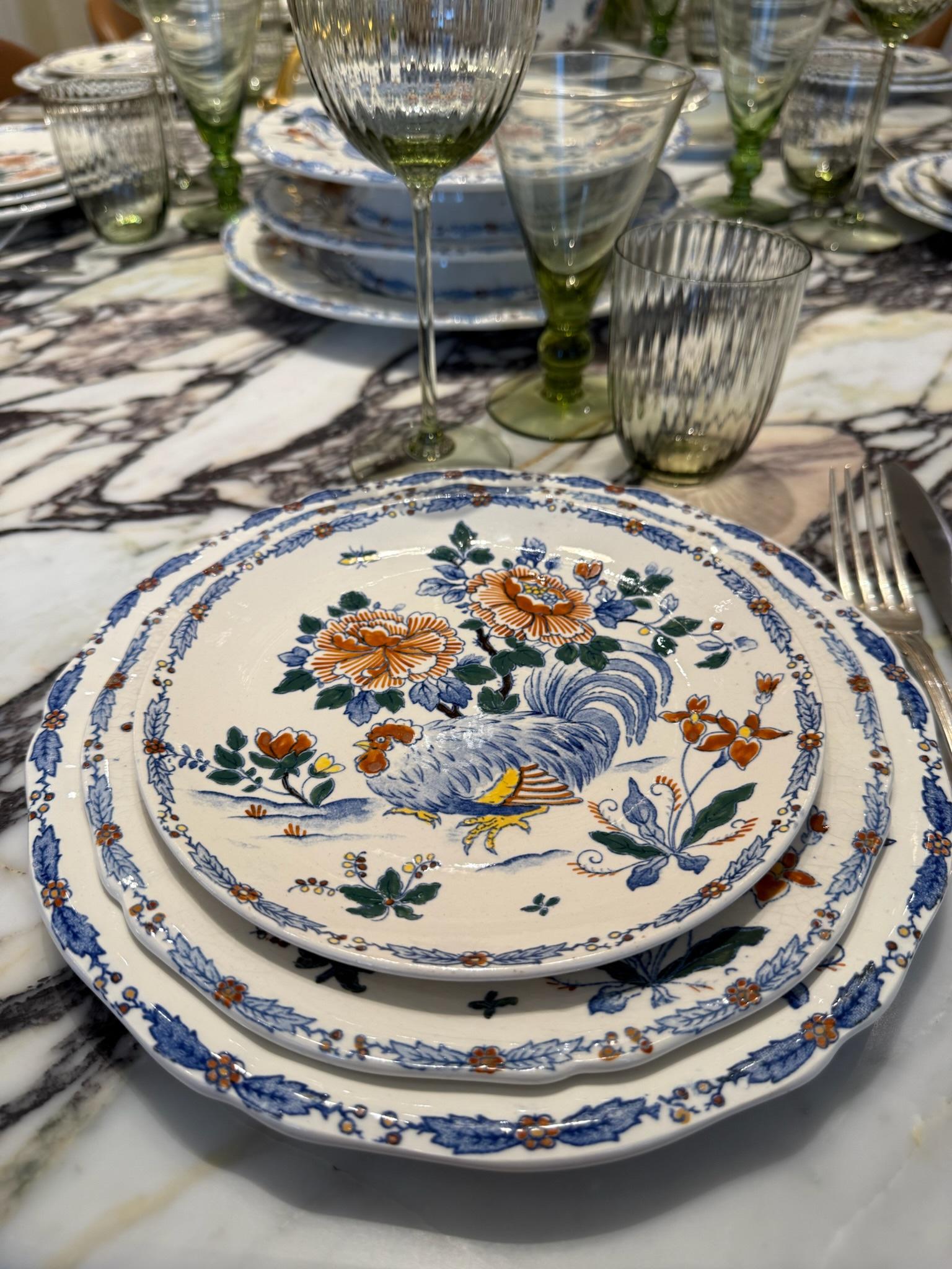 Large French Porcelain Set - Service au Coq For Sale 2