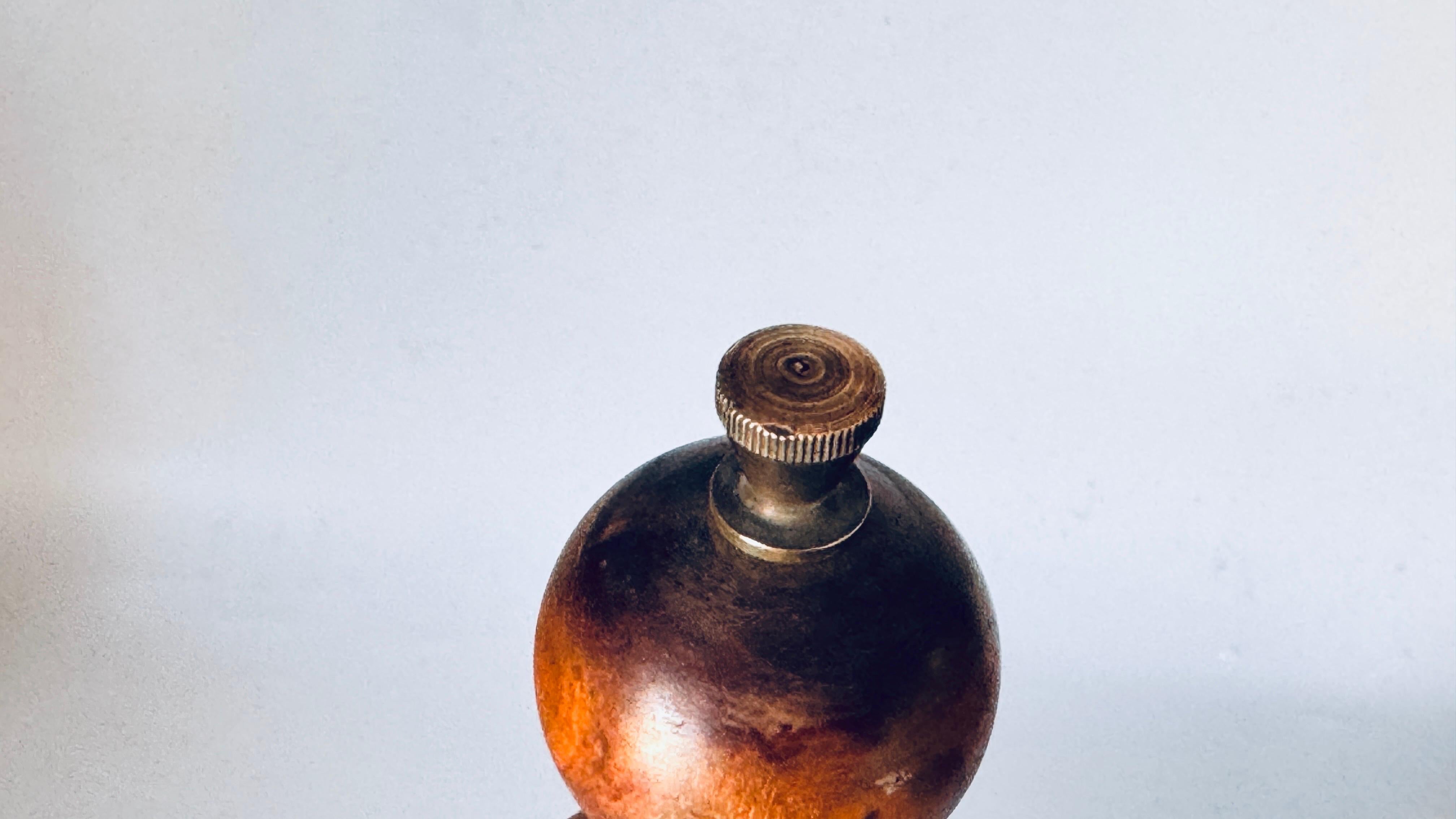 Large French Provincial Olive Wood Pepper Mill, 1960s, Hand-Carved In Good Condition For Sale In Auribeau sur Siagne, FR