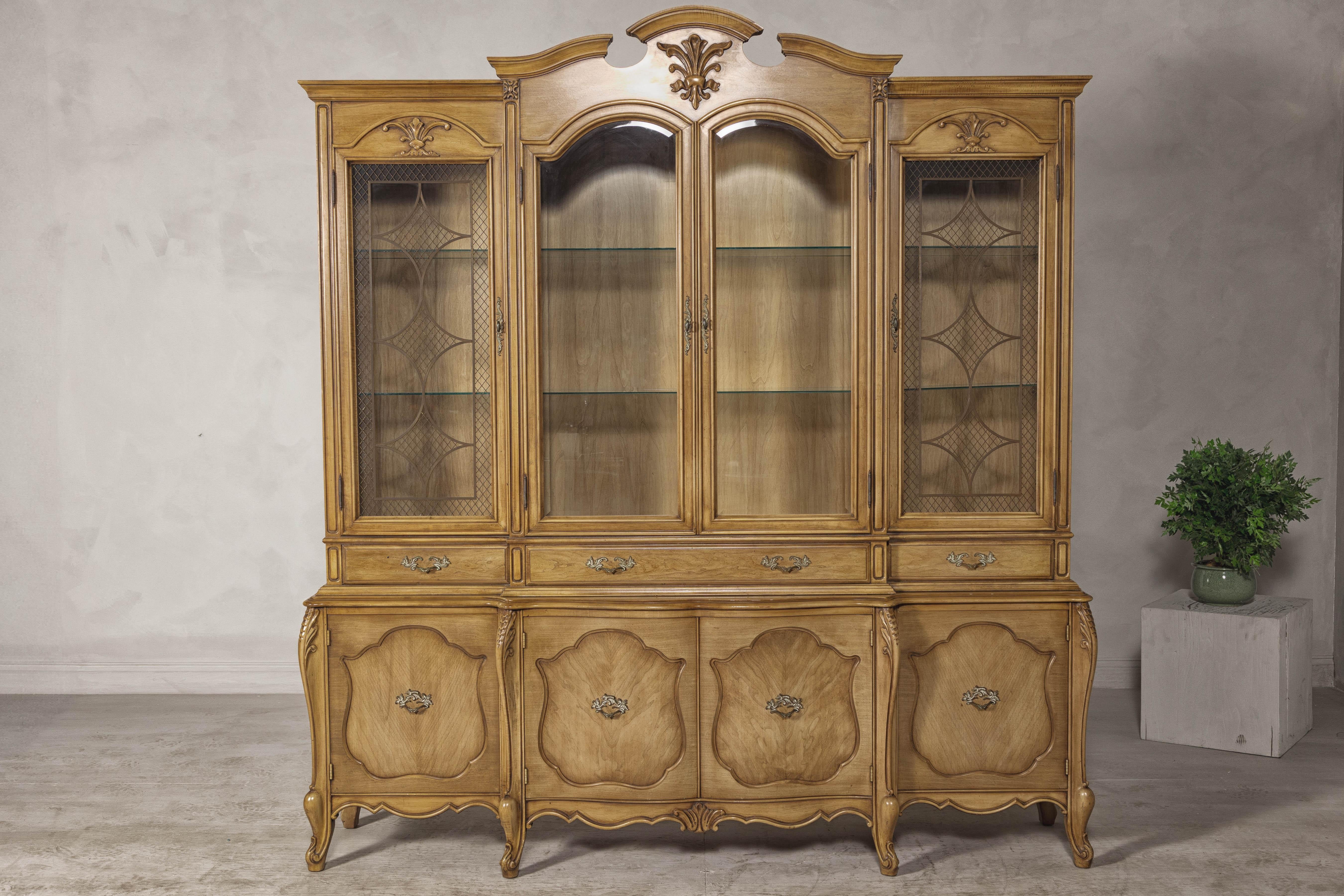 Large French Provincial Style China Cabinet in Hardwood Finish, USA Wired For Sale 6