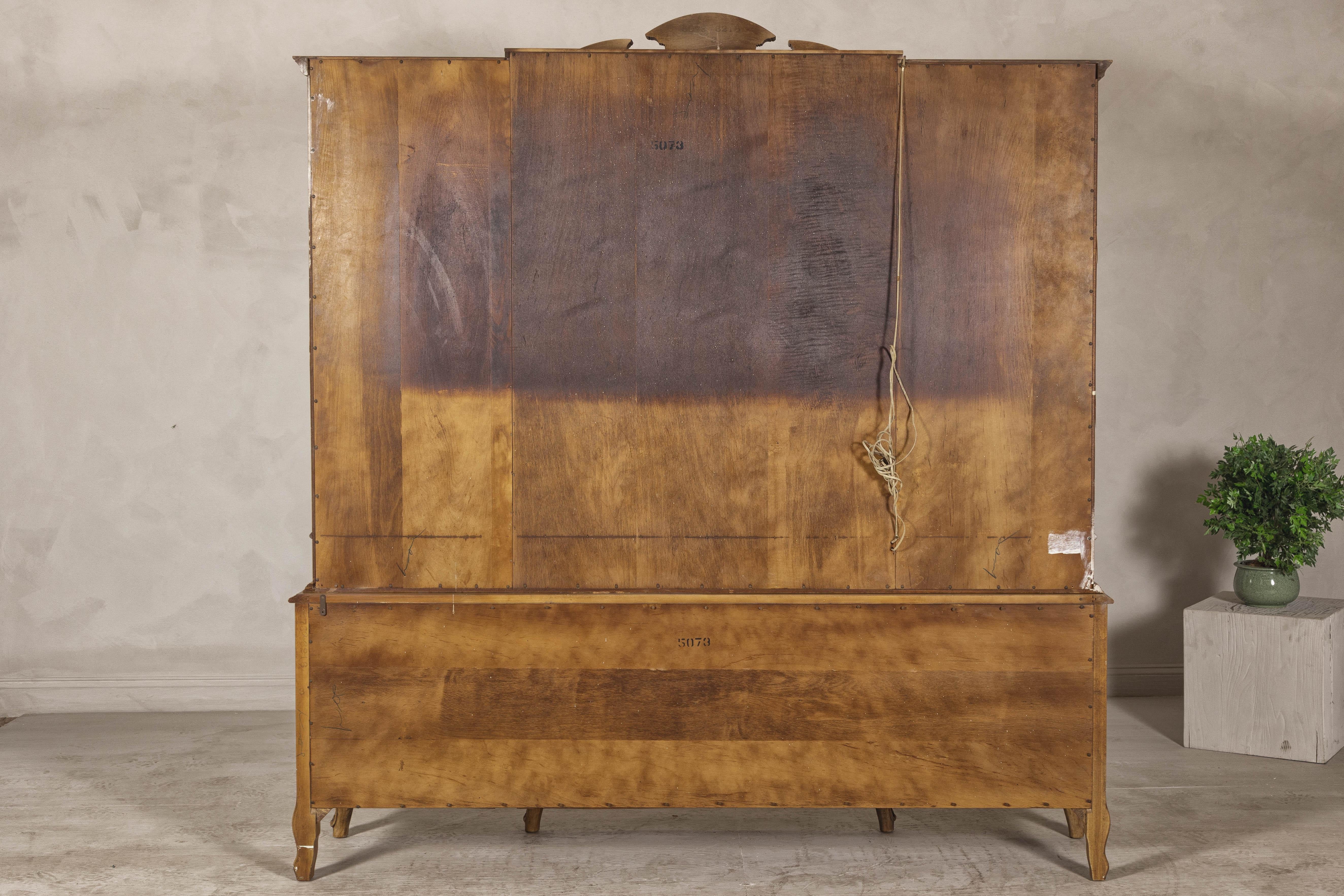Large French Provincial Style China Cabinet in Hardwood Finish, USA Wired For Sale 10