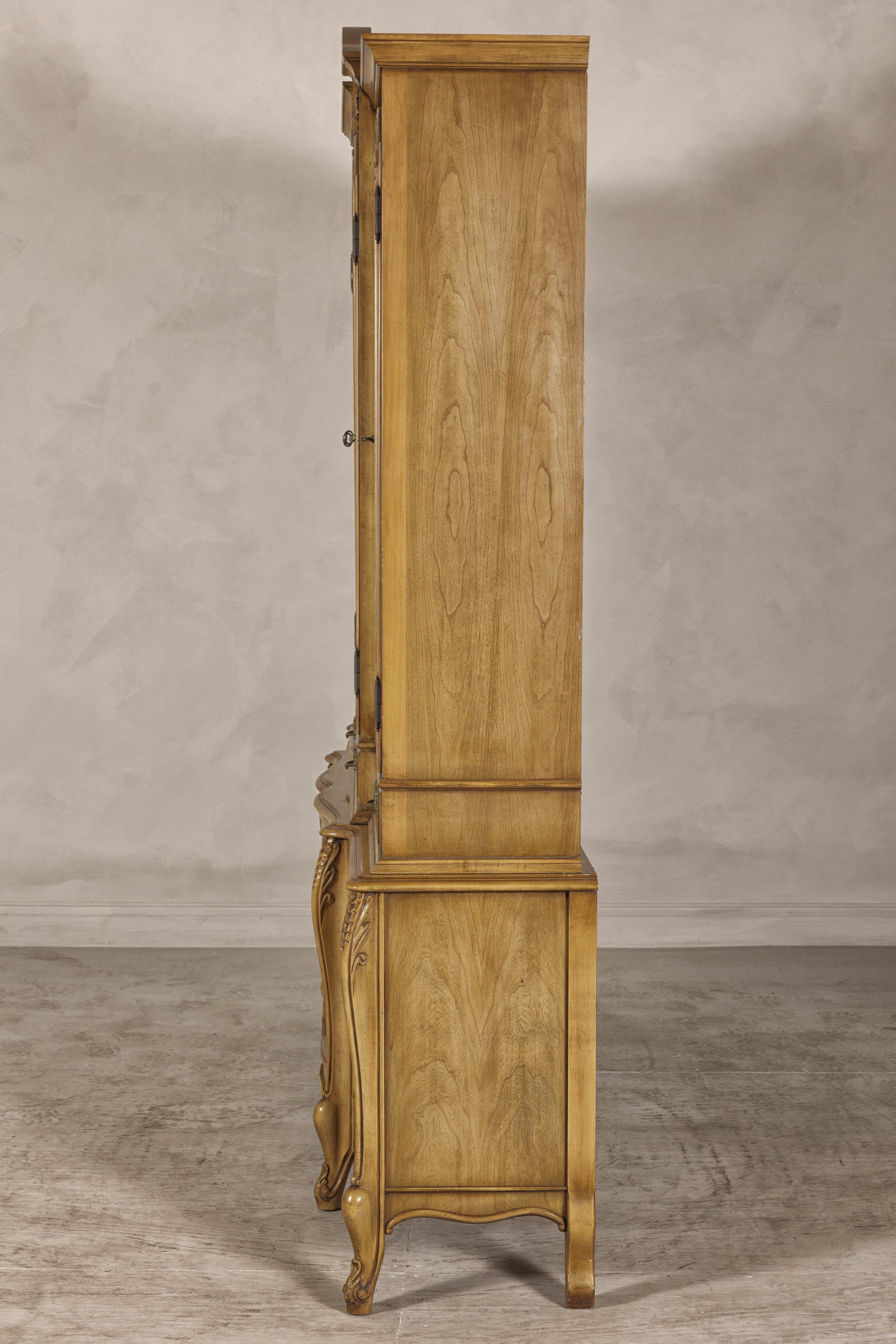 Large French Provincial Style China Cabinet in Hardwood Finish, USA Wired For Sale 11