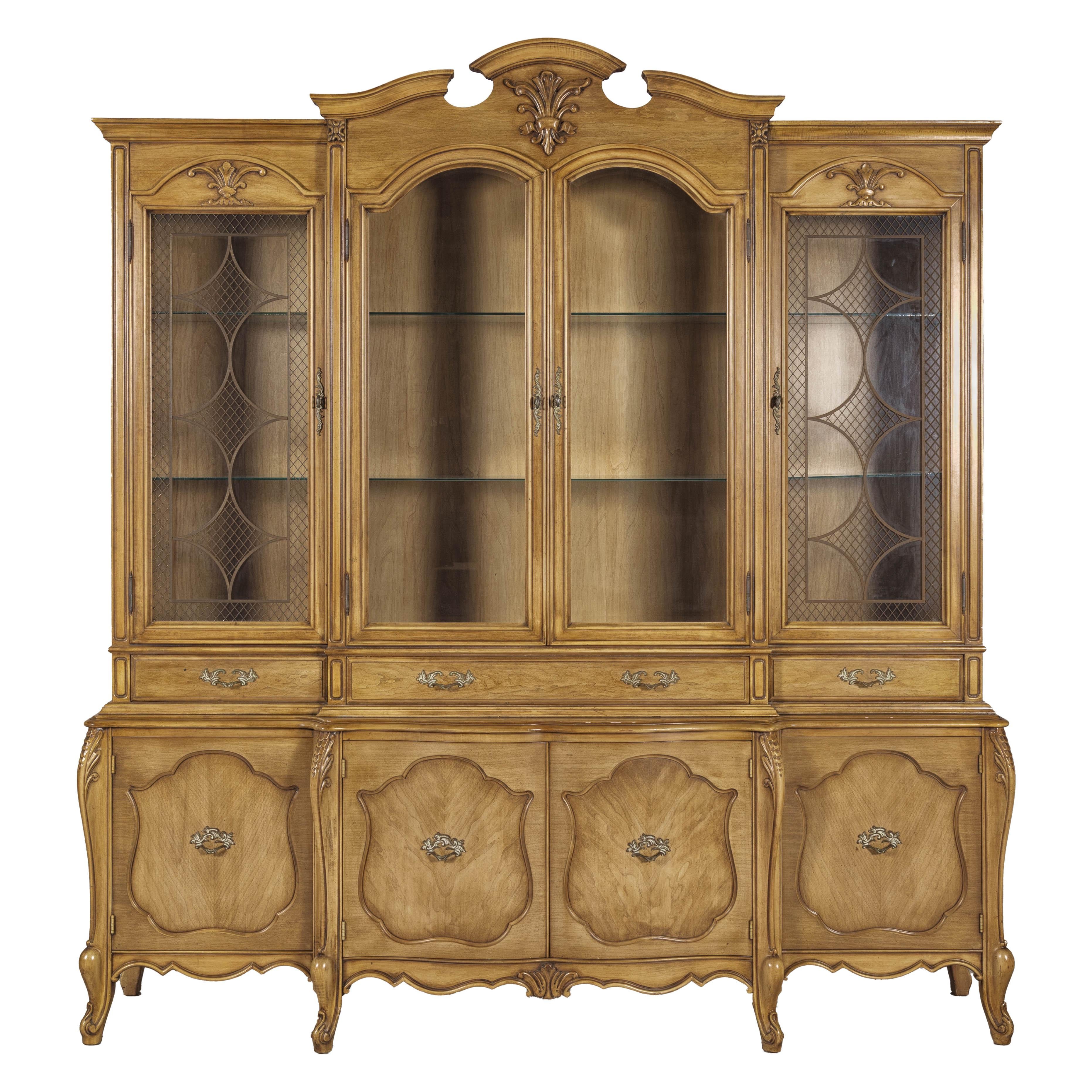 Large French Provincial Style China Cabinet in Hardwood Finish, USA Wired For Sale 12