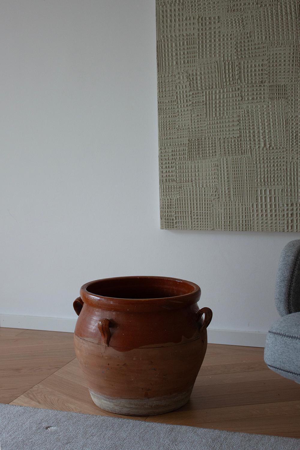 Stile provenzale Grande vaso da terra in terracotta smaltata della provincia francese con 4 manici in vendita