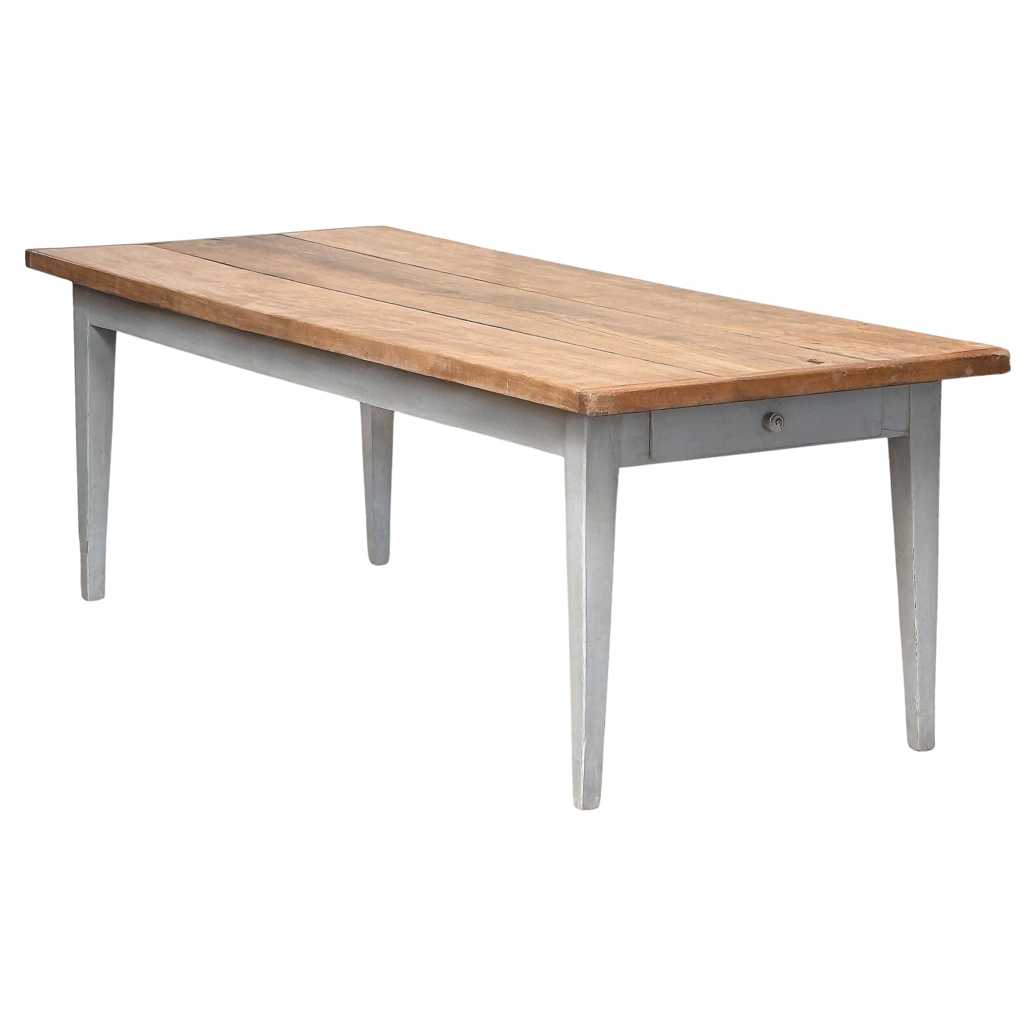 Grande table de ferme rectangulaire sur châssis peint