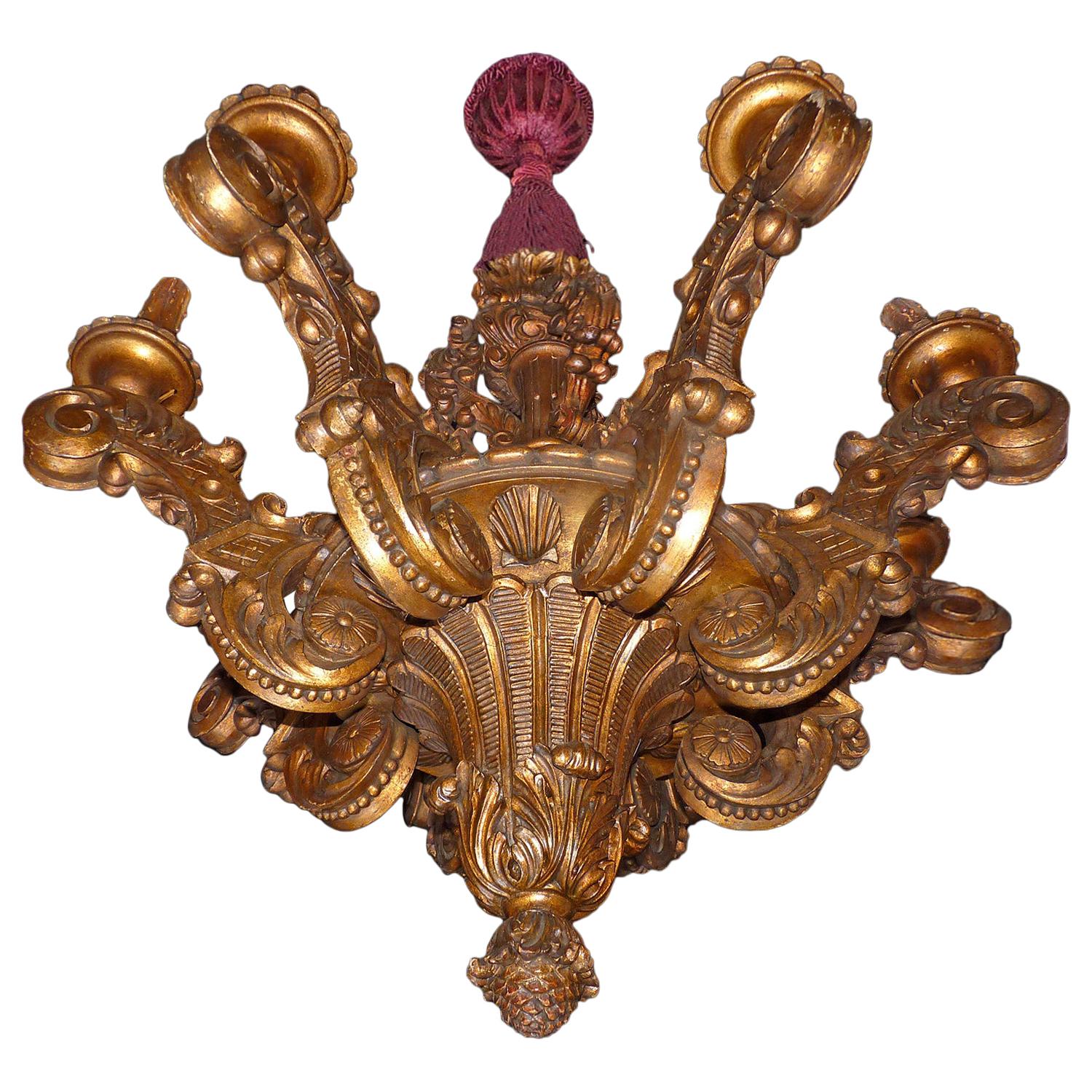 Grand lustre de style Régence française Louis XV en bois sculpté à la main et doré baroque en vente