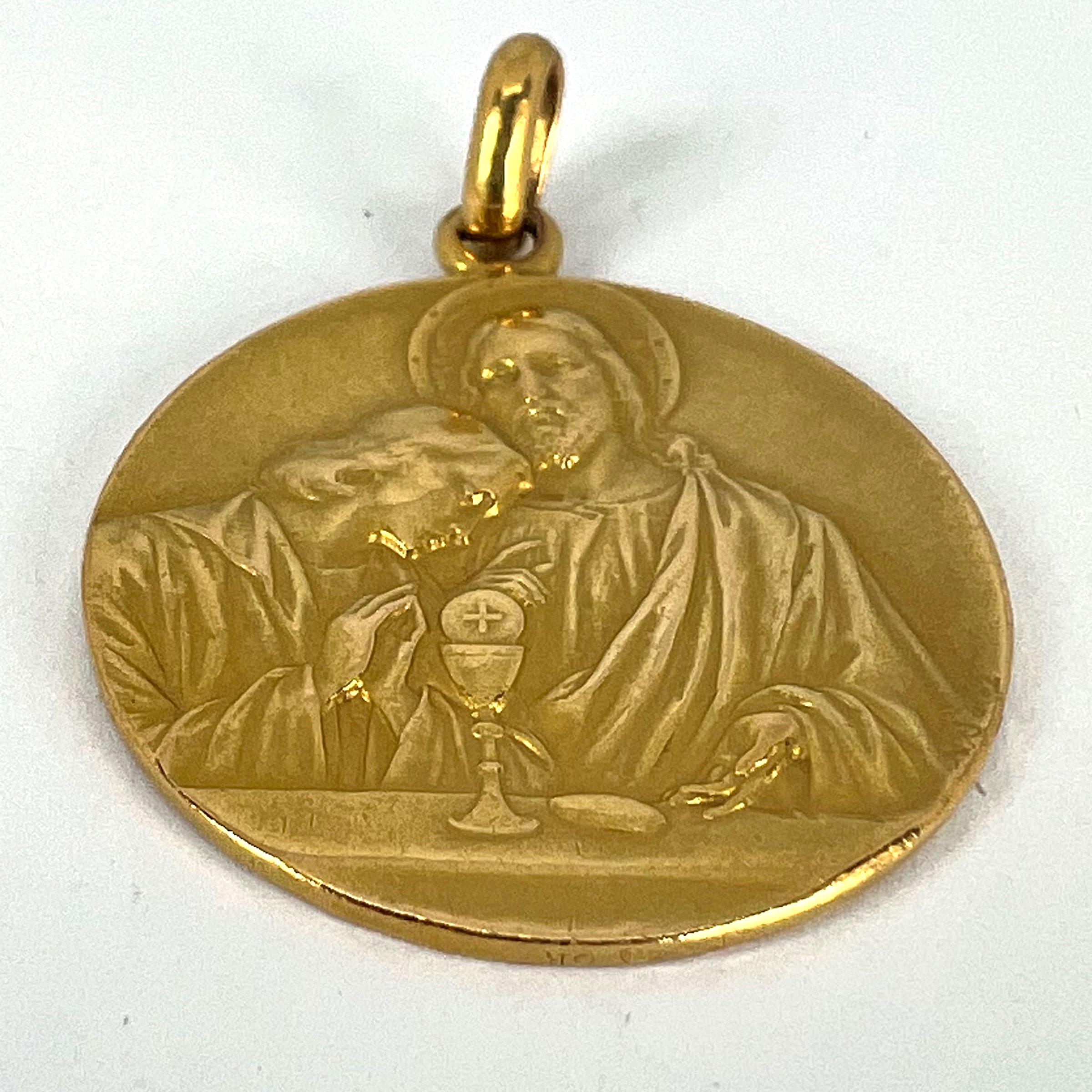 Large French Religious Jesus Christ Holy Communion 18K Yellow Gold Medal Pendant For Sale 11
