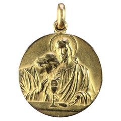 Large French Religious Jesus Christ Holy Communion 18K Yellow Gold Medal Pendant