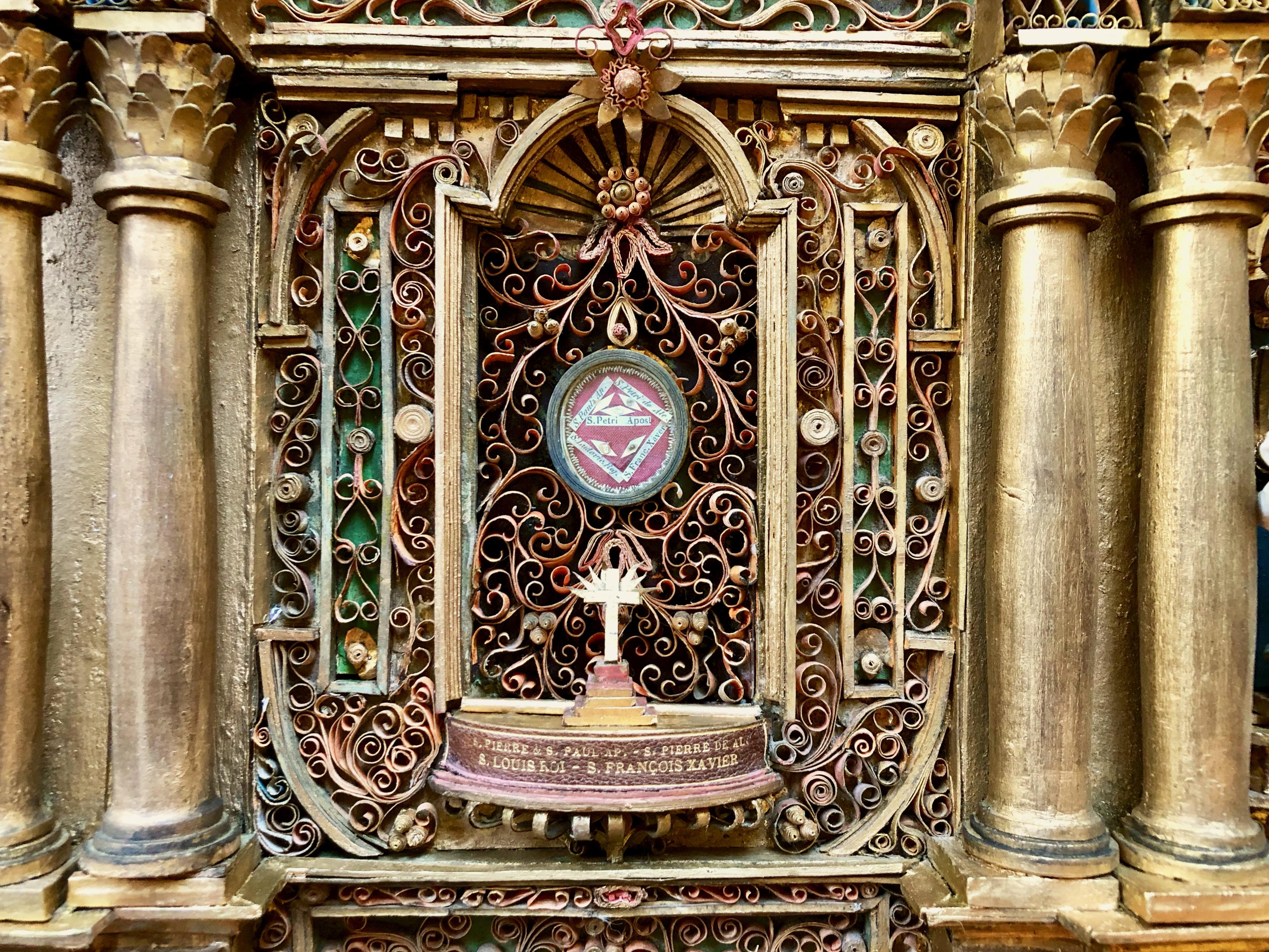 Large French Reliquary with Relics of Saints and Paperolles, 1800s For Sale 1