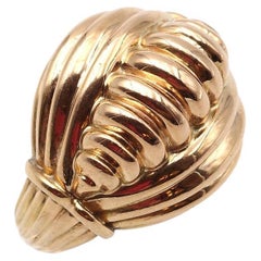 Large french Retro dome ring in 18k gold, gadroons, 1950's ring, large ring