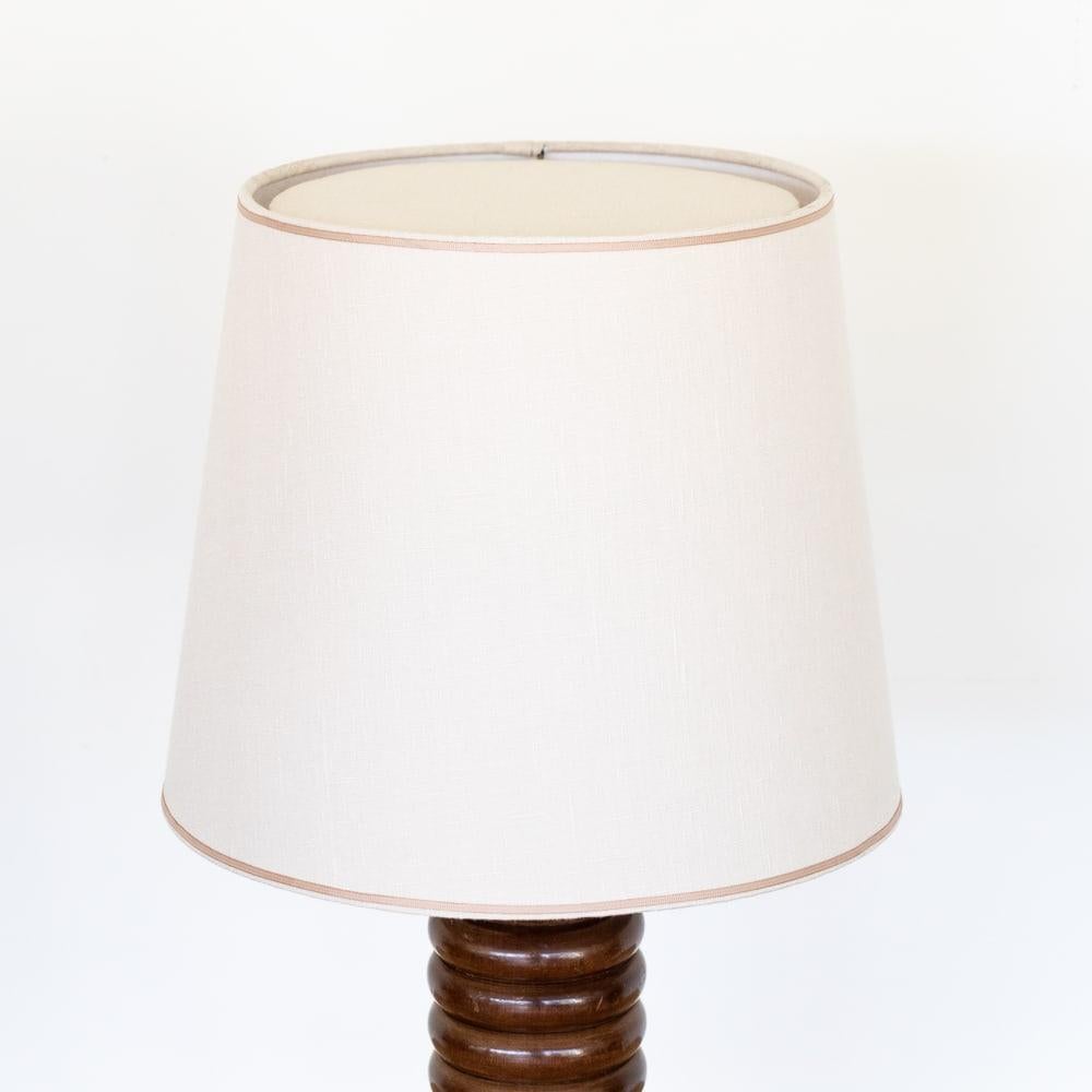 Linen Large French Ribbed Wood Table Lamp For Sale
