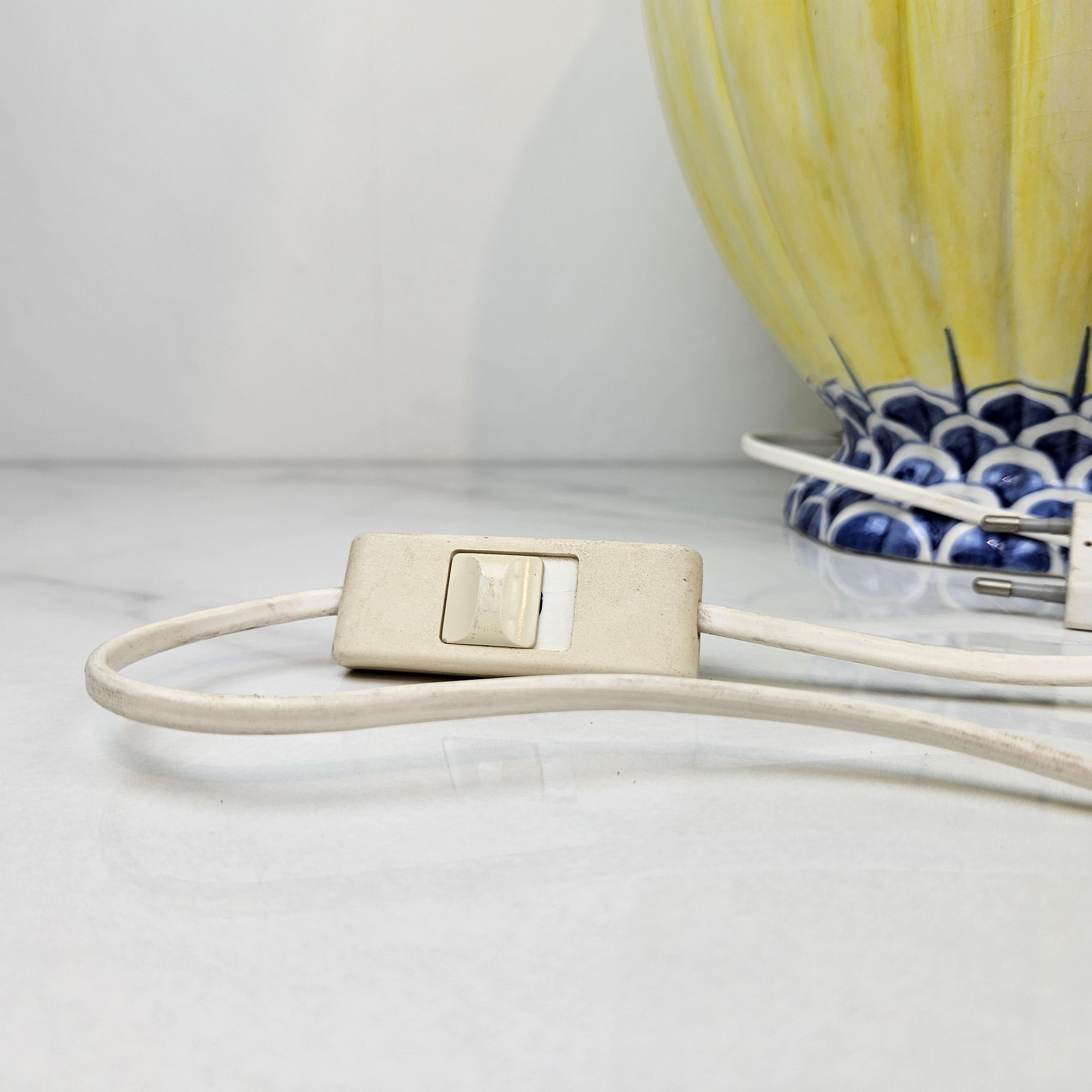 Gran pie de lámpara de porcelana de la Riviera francesa, años 80 en venta 1