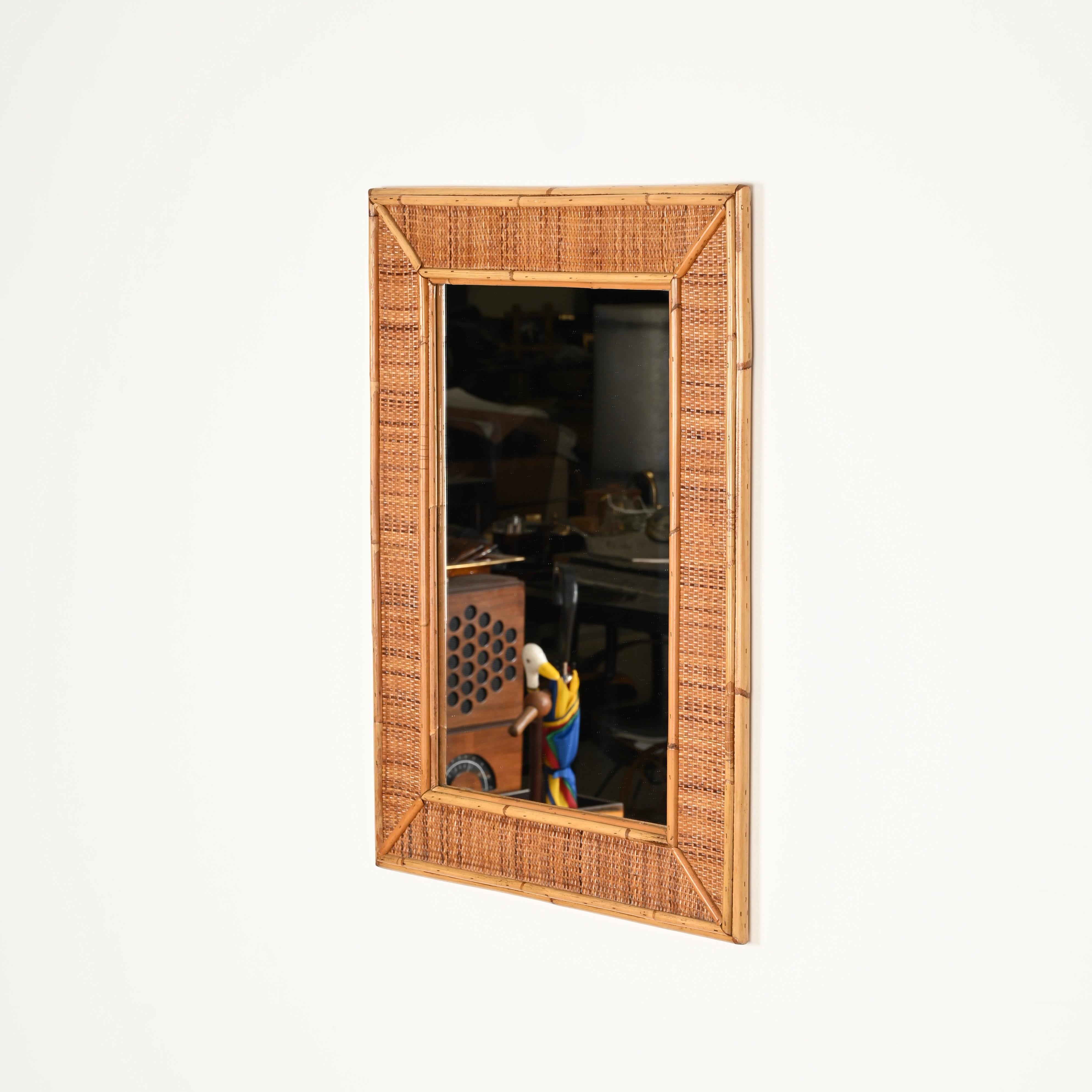 italien Grand miroir rectangulaire de la Côte d'Azur en bambou et rotin tressé, Italie, années 1970 en vente
