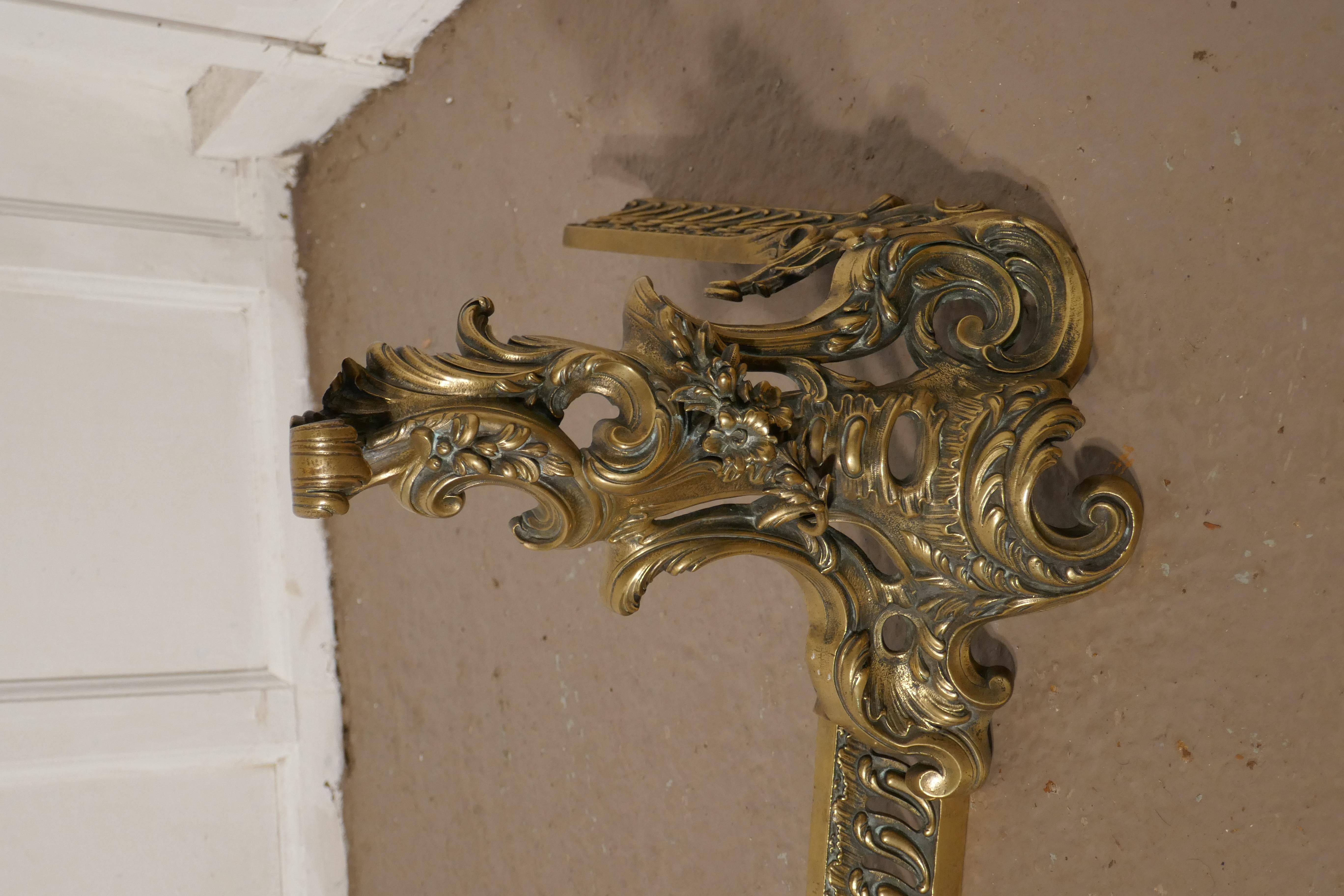 Large French Rococo Brass Extending Fender with Decorative Chenets 4