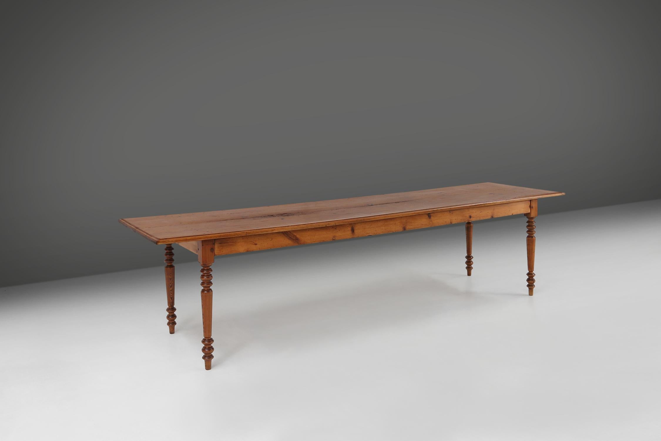 Pine Large French rustic farmhouse table 19th century