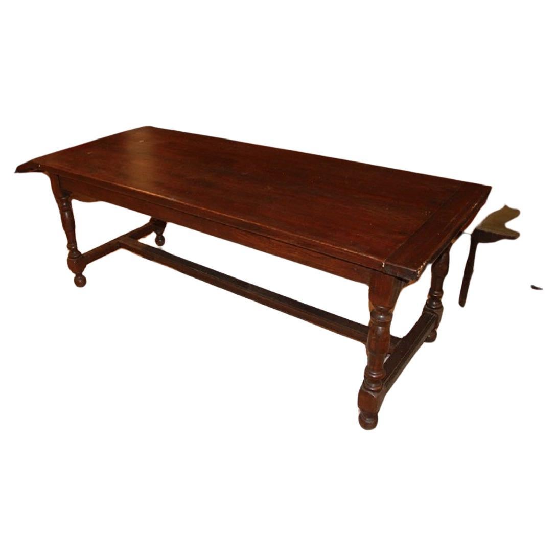 Grande table rustique française du début des années 1800 en bois de châtaignier