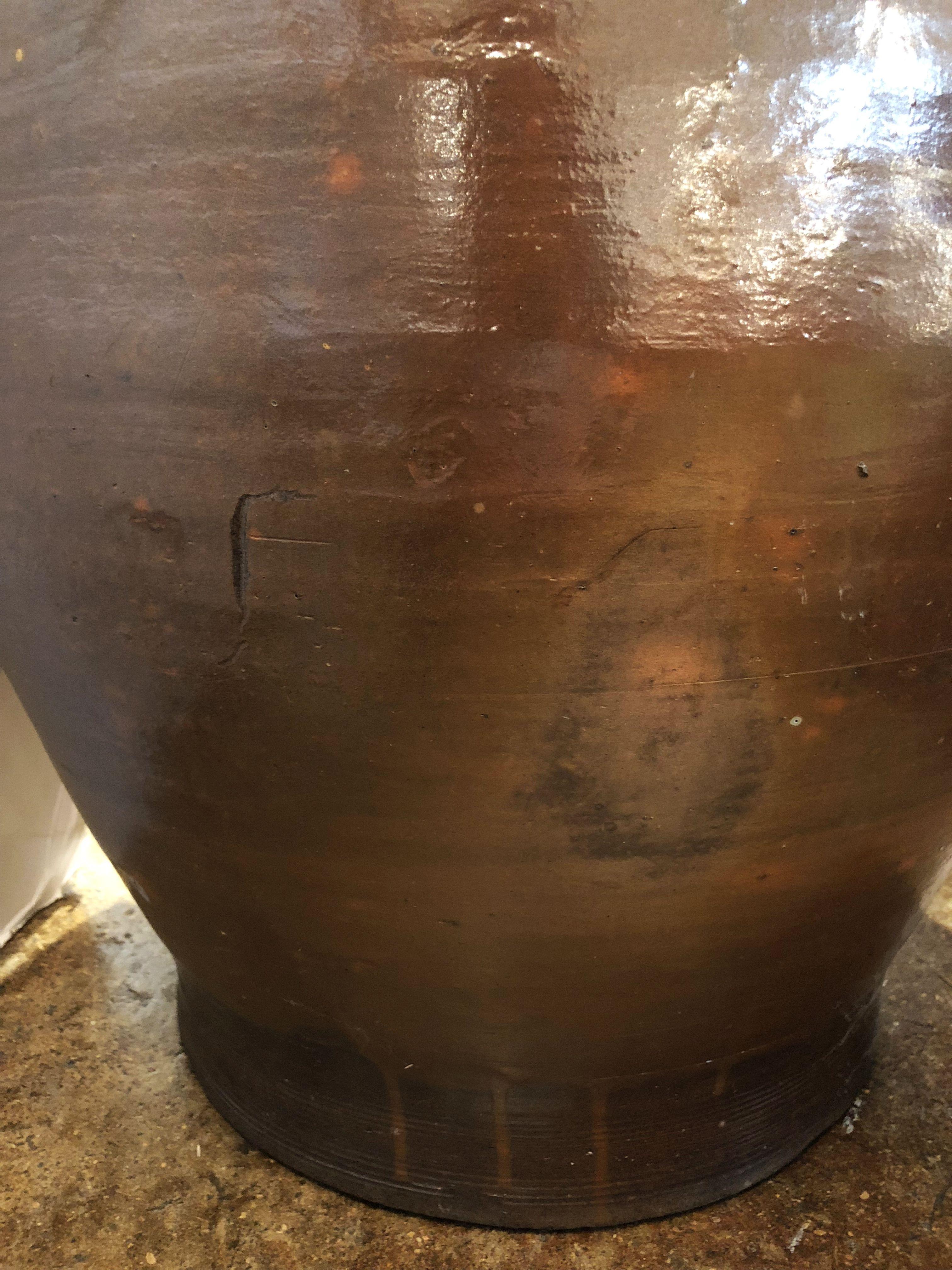 Große französische salzglasierte Urne oder Ölglasur aus dem 19. Jahrhundert im Zustand „Gut“ im Angebot in Austin, TX