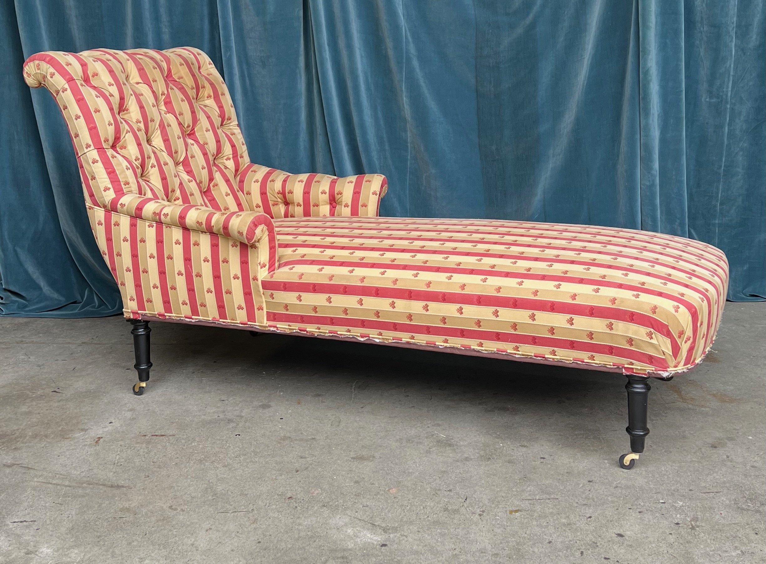 19th Century Large French Scrolled Back Chaise Longue in Striped Patterned Fabric  For Sale