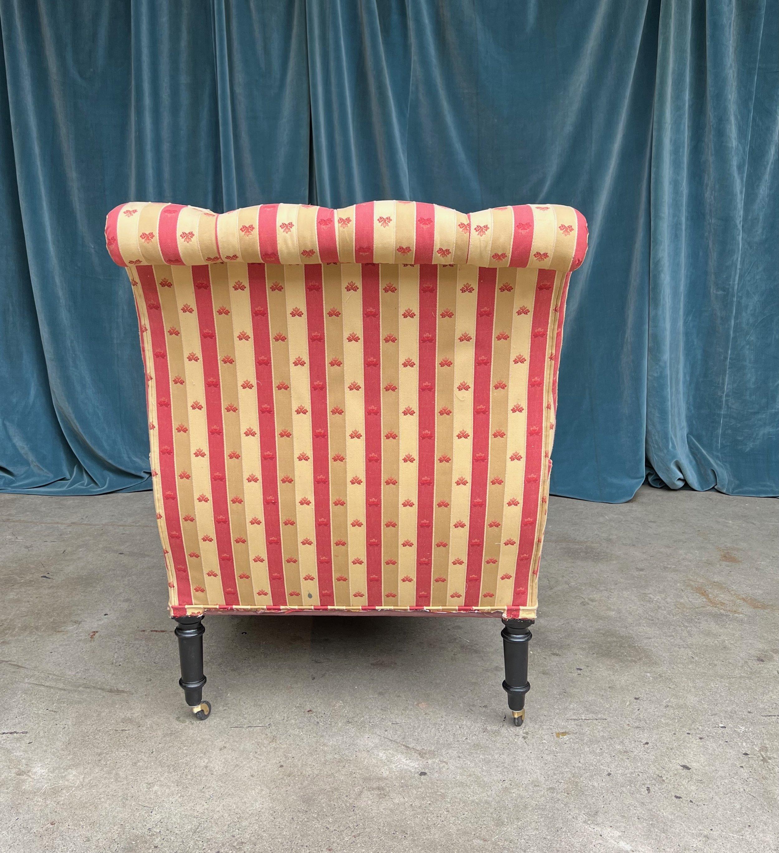 Large French Scrolled Back Chaise Longue in Striped Patterned Fabric  For Sale 1