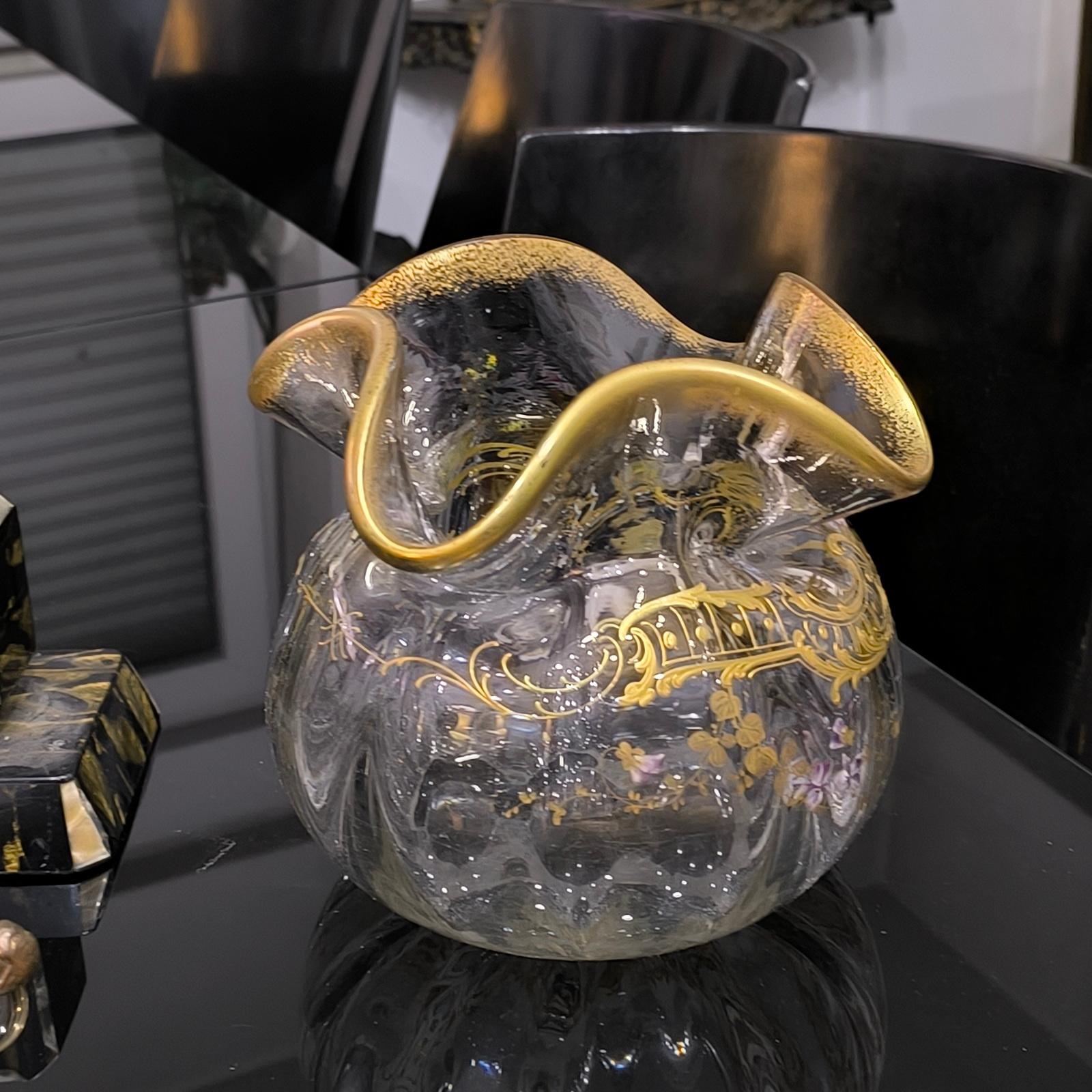Émaillé Grand bol en cristal de St Louis avec décoration florale dorée et émaillée en vente