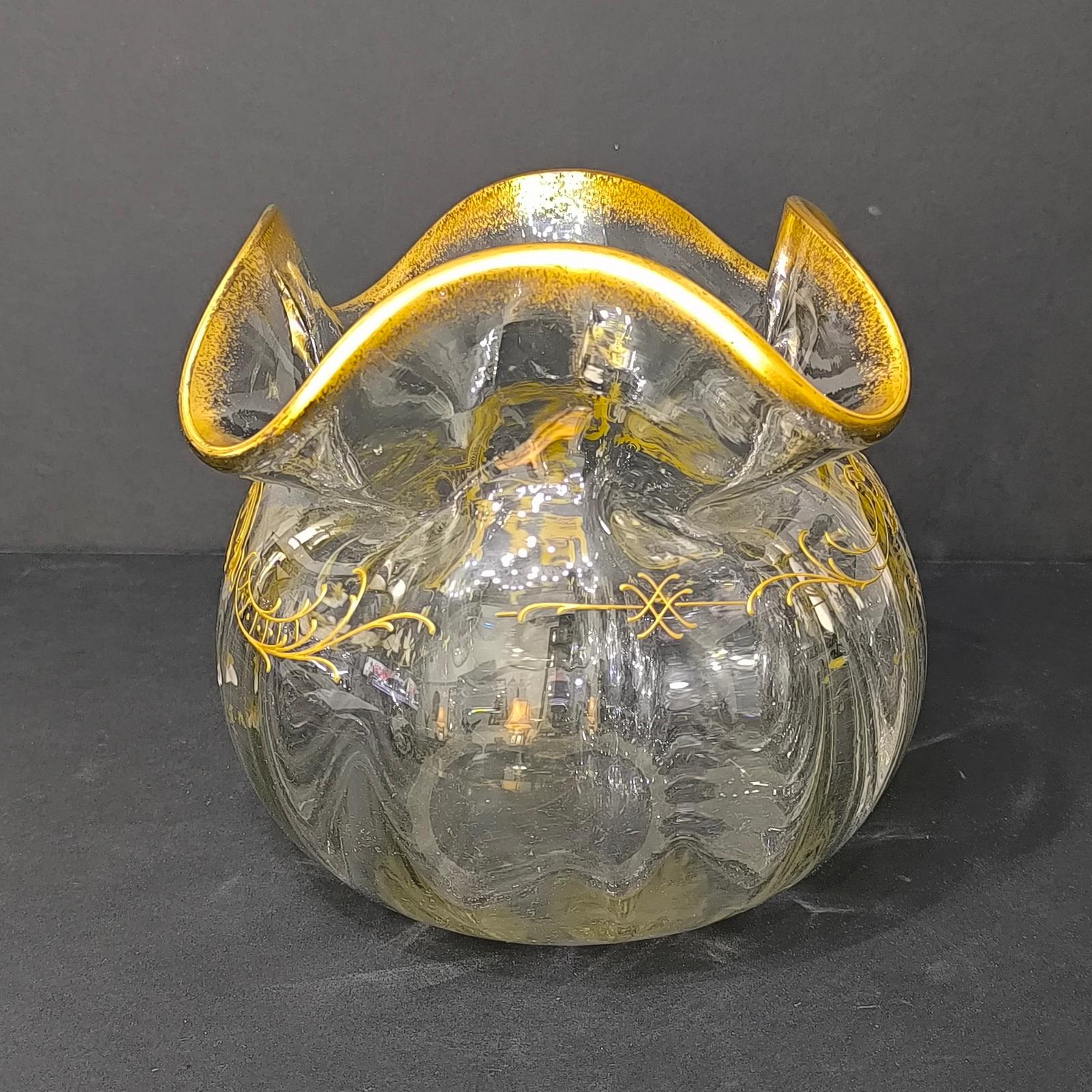 Cristal Grand bol en cristal de St Louis avec décoration florale dorée et émaillée en vente