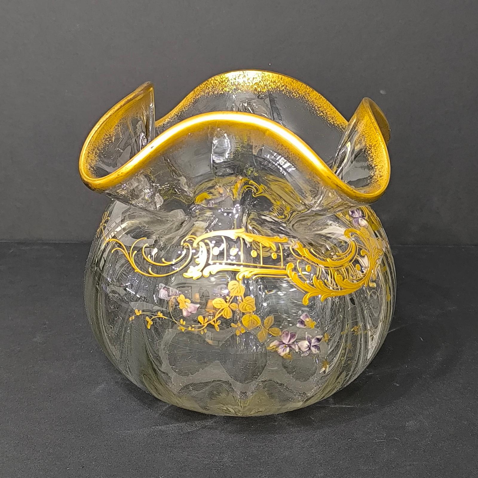 Grand bol en cristal de St Louis avec décoration florale dorée et émaillée en vente 1