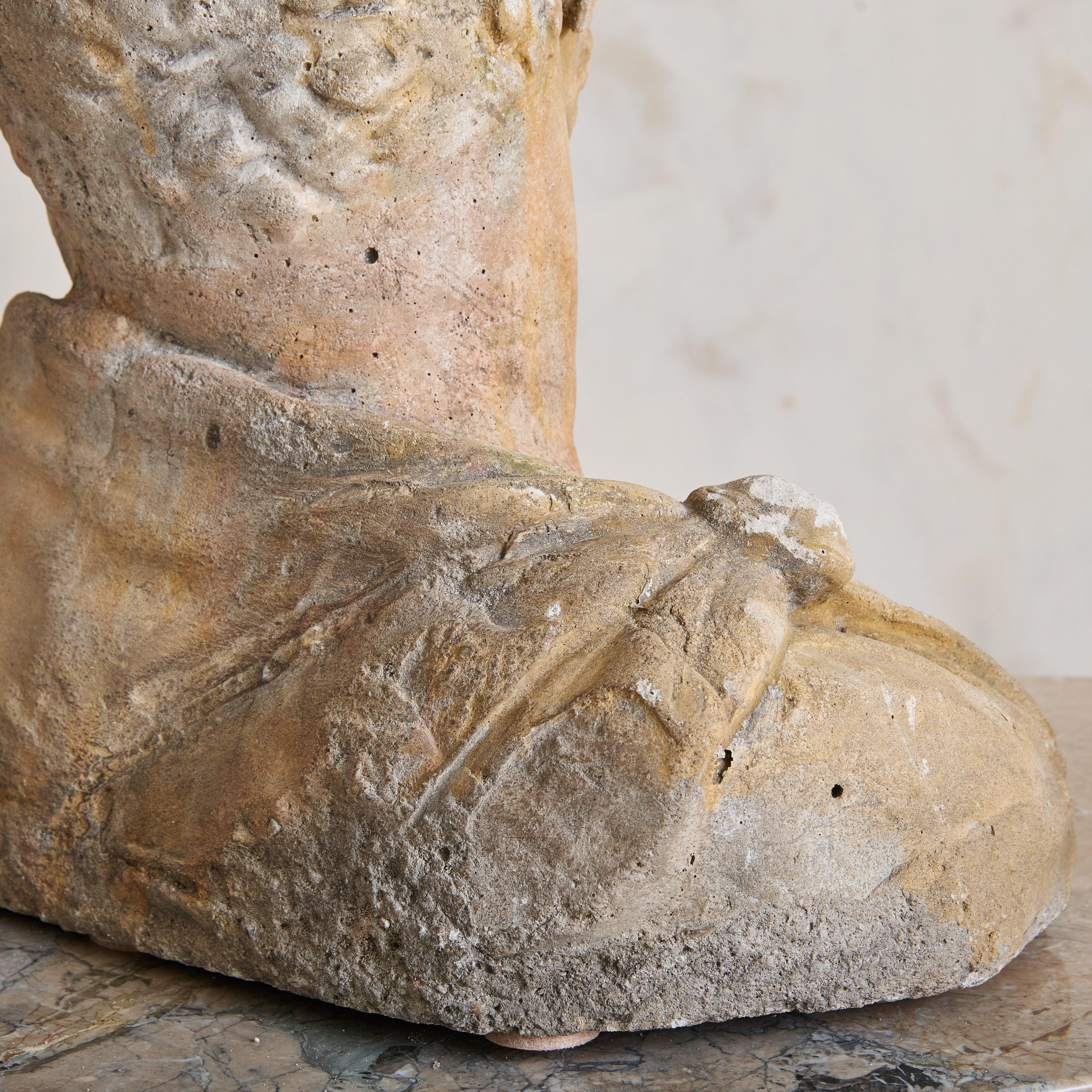 Milieu du XXe siècle Grand buste d'empereur Caracalla en pierre française, années 1940 en vente