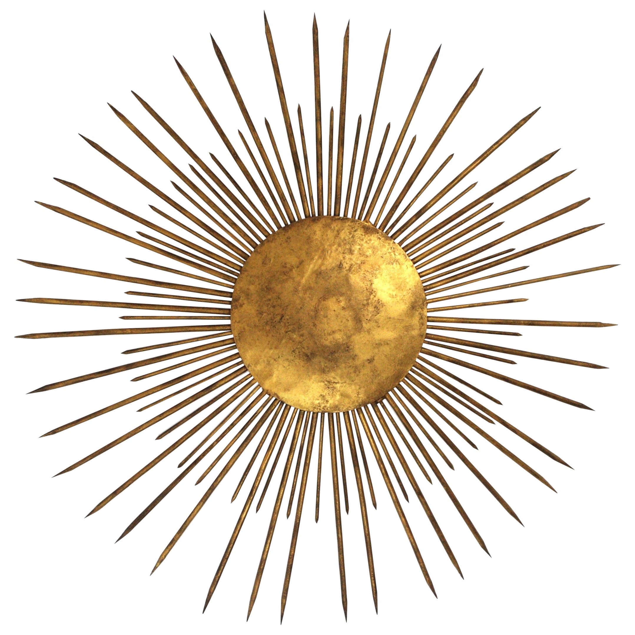 Gran aplique de luz francesa Sunburst Flush Mount de hierro dorado, años 40 en venta