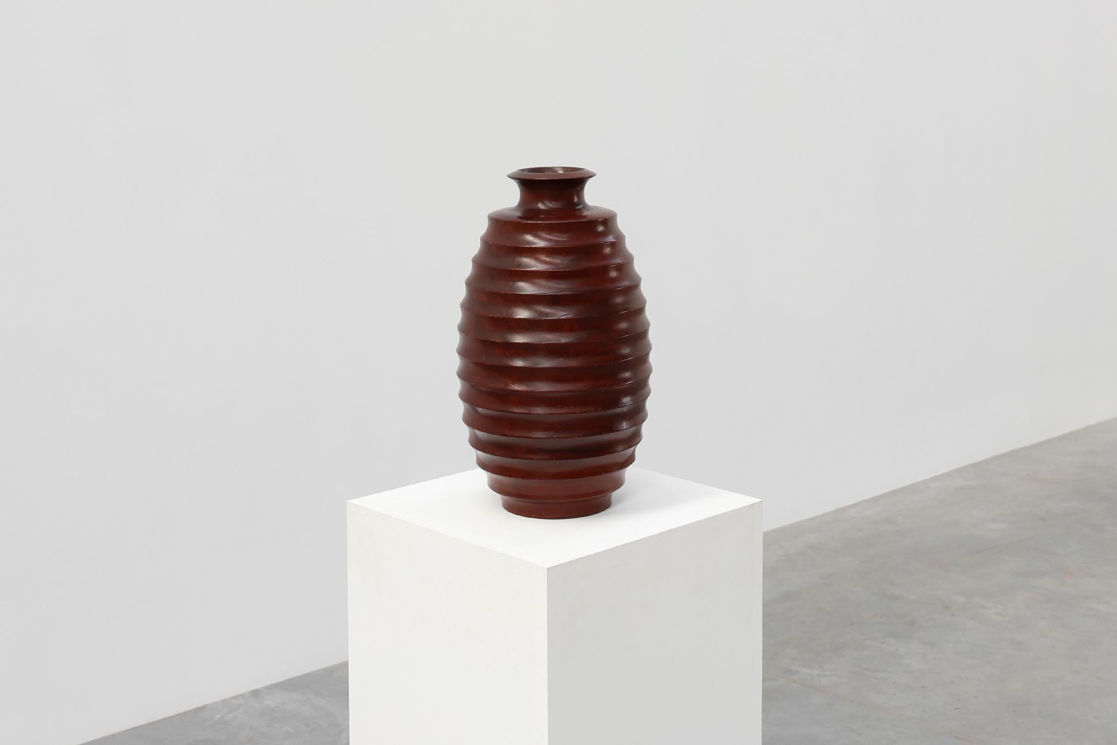 Début du 20ème siècle Grand vase en bois tourné de style Art Déco, vers 1925 en vente