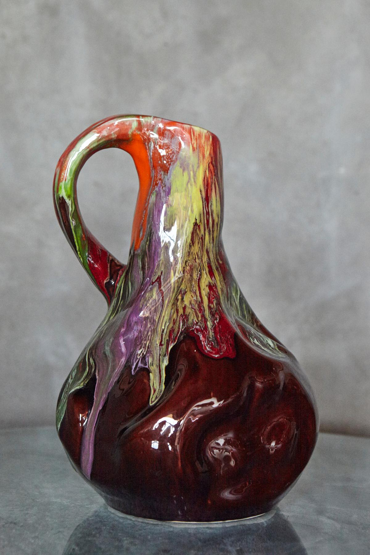 Grande brocca francese in ceramica con smalto lavico in stile Vallauris, anni '50 in vendita 1