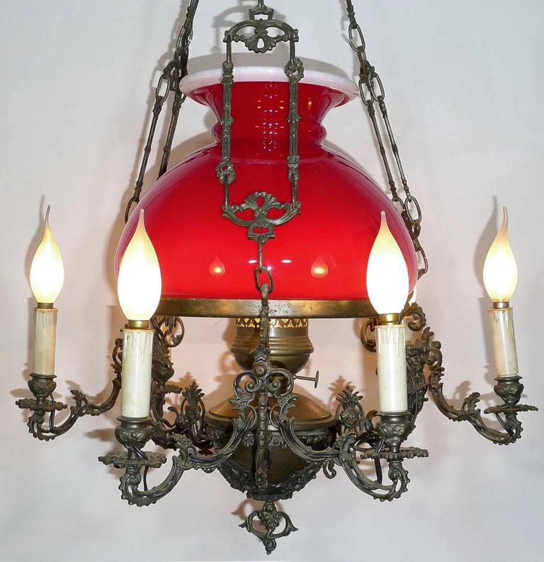 Victorien Grande lampe à huile suspendue de bibliothèque victorienne française Verre rouge rubis Bronze Lustre en vente