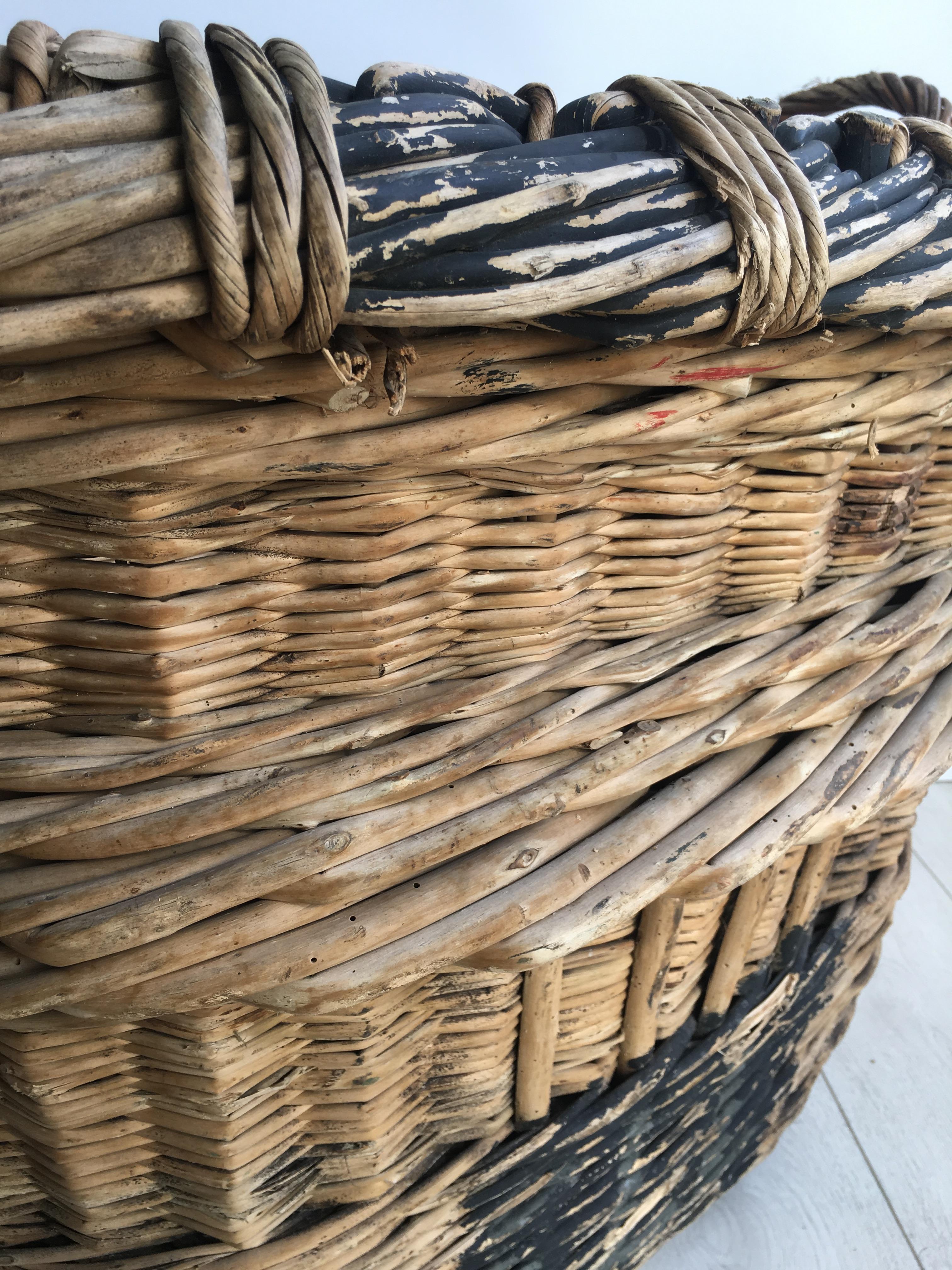 Large French Vineyard Champagne Wicker Basket For Sale 2