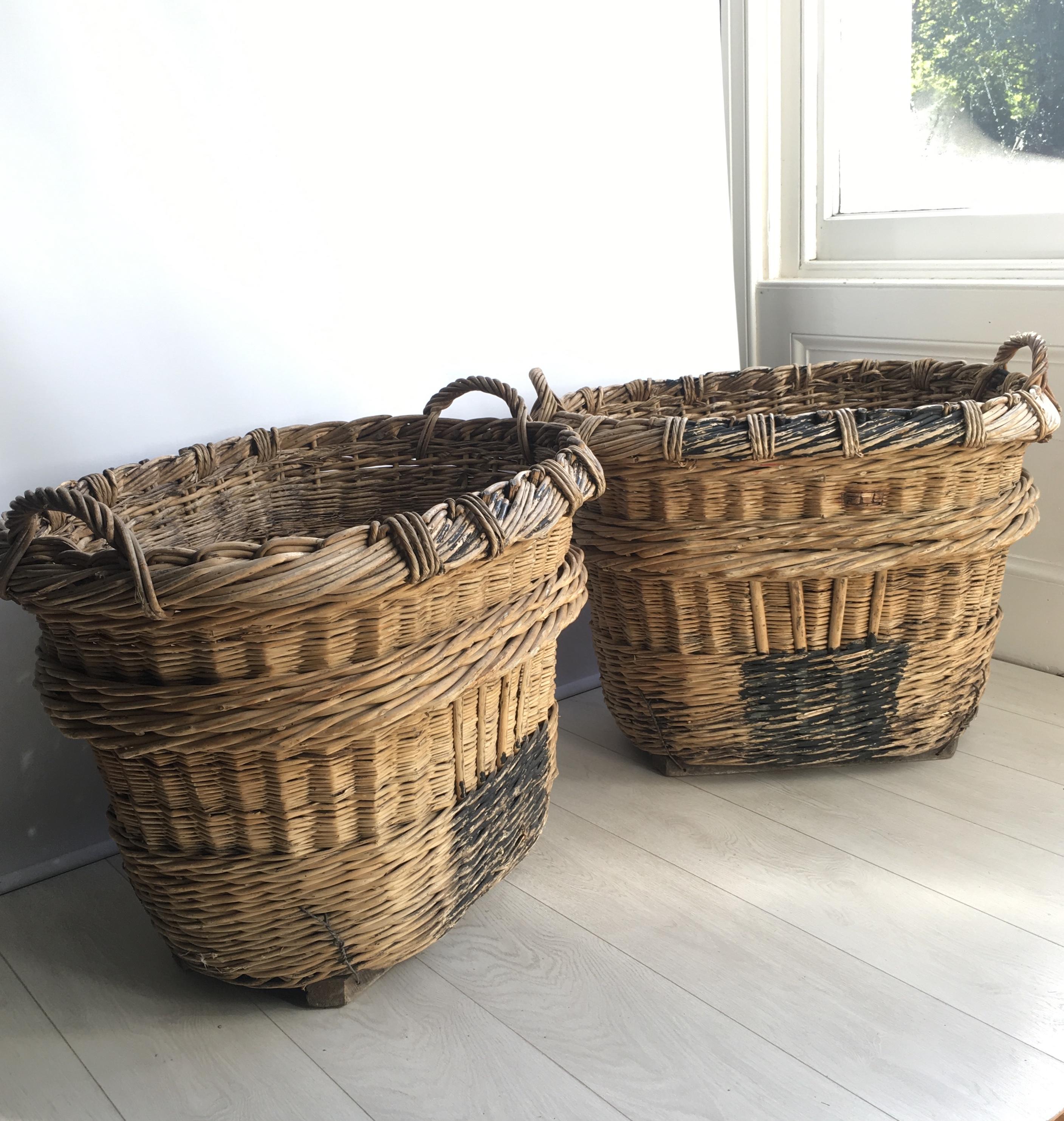 Large French Vineyard Champagne Wicker Basket For Sale 3