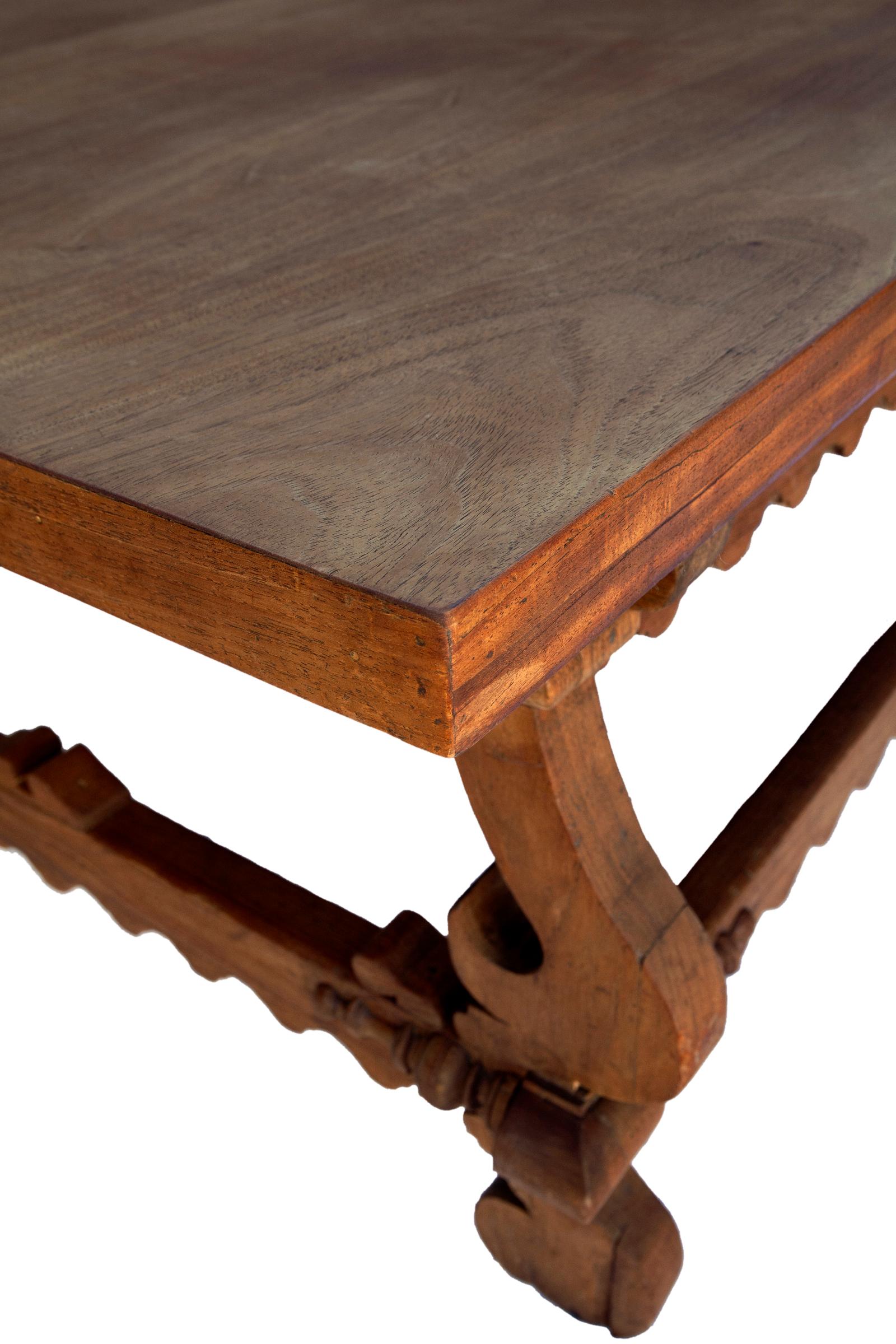 Large French Walnut & Pine Centre/Dining Table For Sale 4